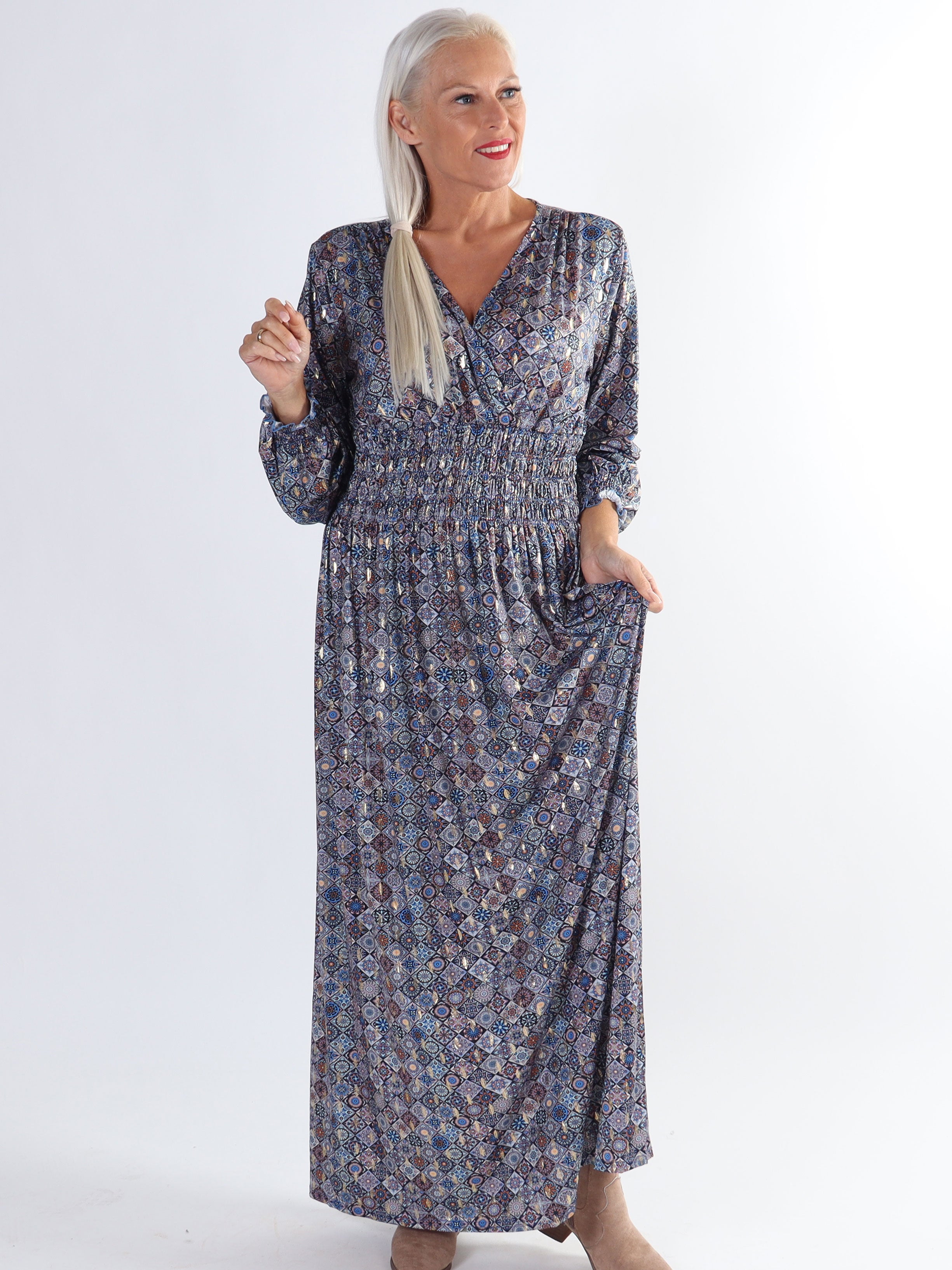 Pams Mosaic L/S - Plus size elastisk klänning i skrynkelfritt tyg med långa ärmar