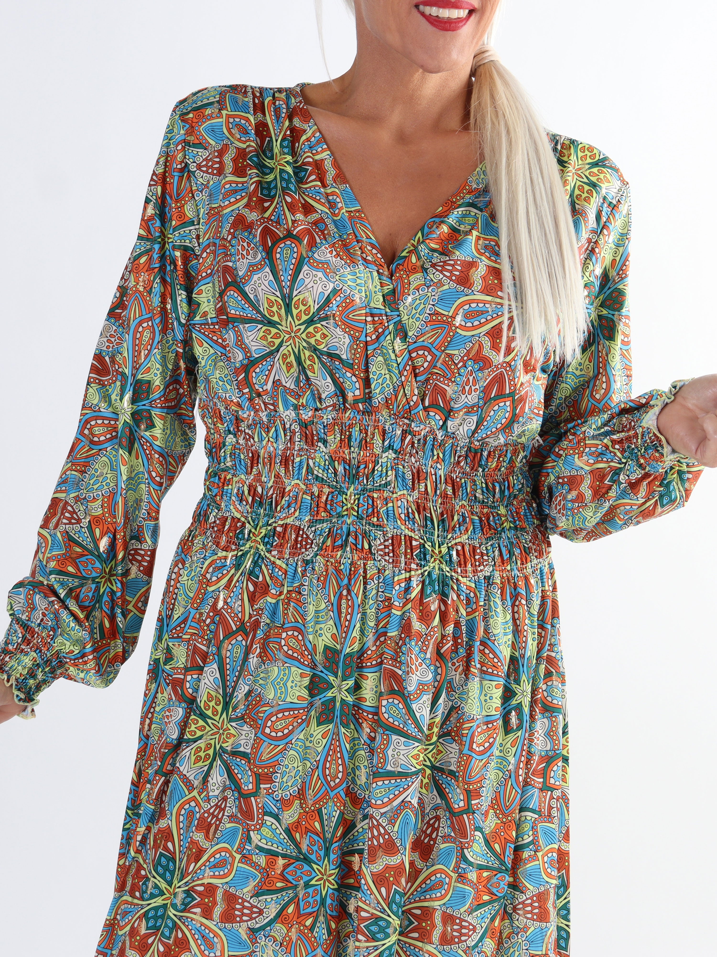 Pams Multi Midi L/S - Plus size klänning i skrynkelfritt tyg med långa ärmar