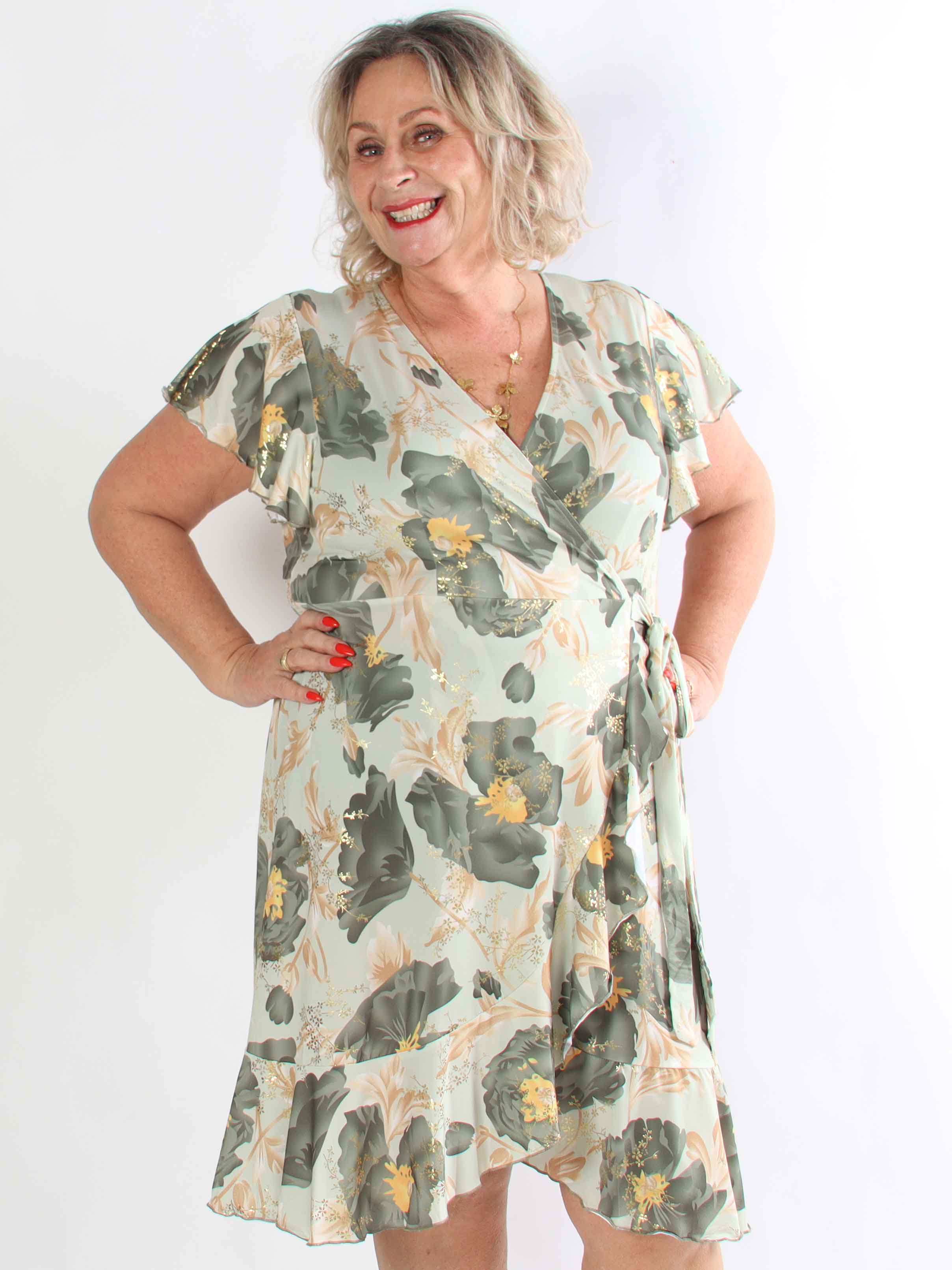 Savina Botanic S/S - Blommig plus size klänning med omlott och volangärmar