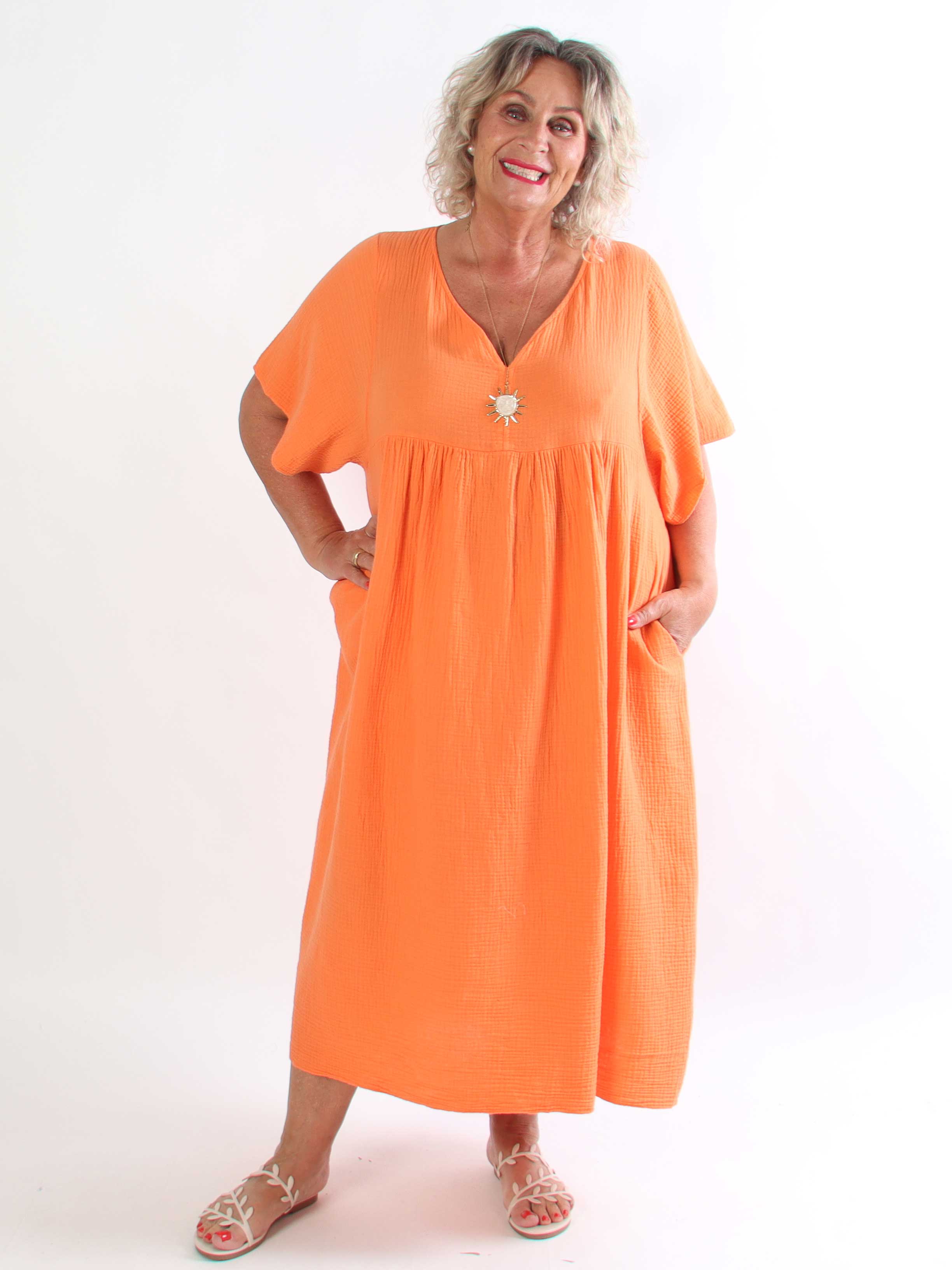 Kanja - Mjuk lång plus size klänning i bomullsmuslina