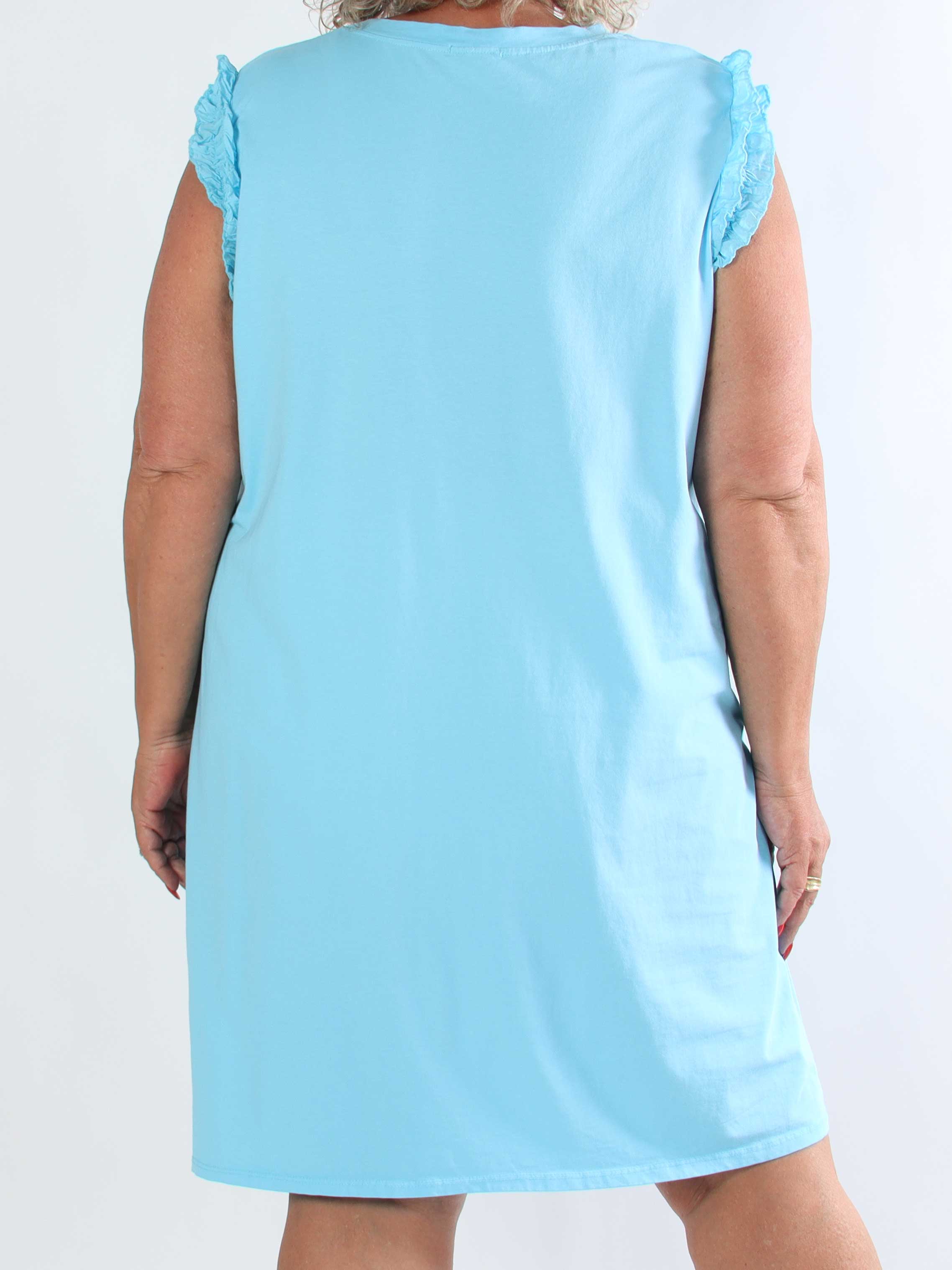 Riley - Plus size T-shirtklänning i mjuk bomull med feminina rynkade ärmar