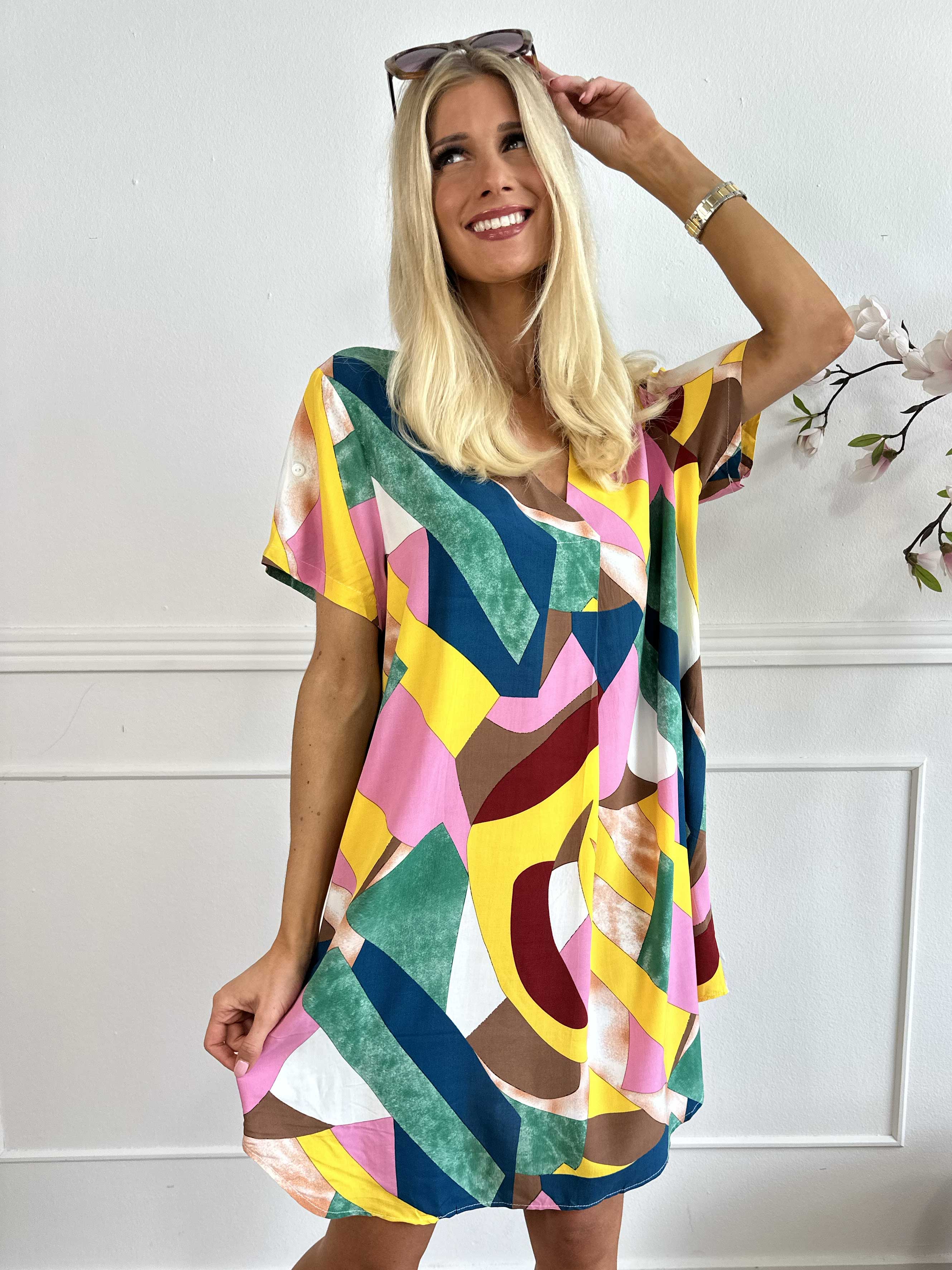 Hilja - Multicolor klänning med v-ringad viskos
