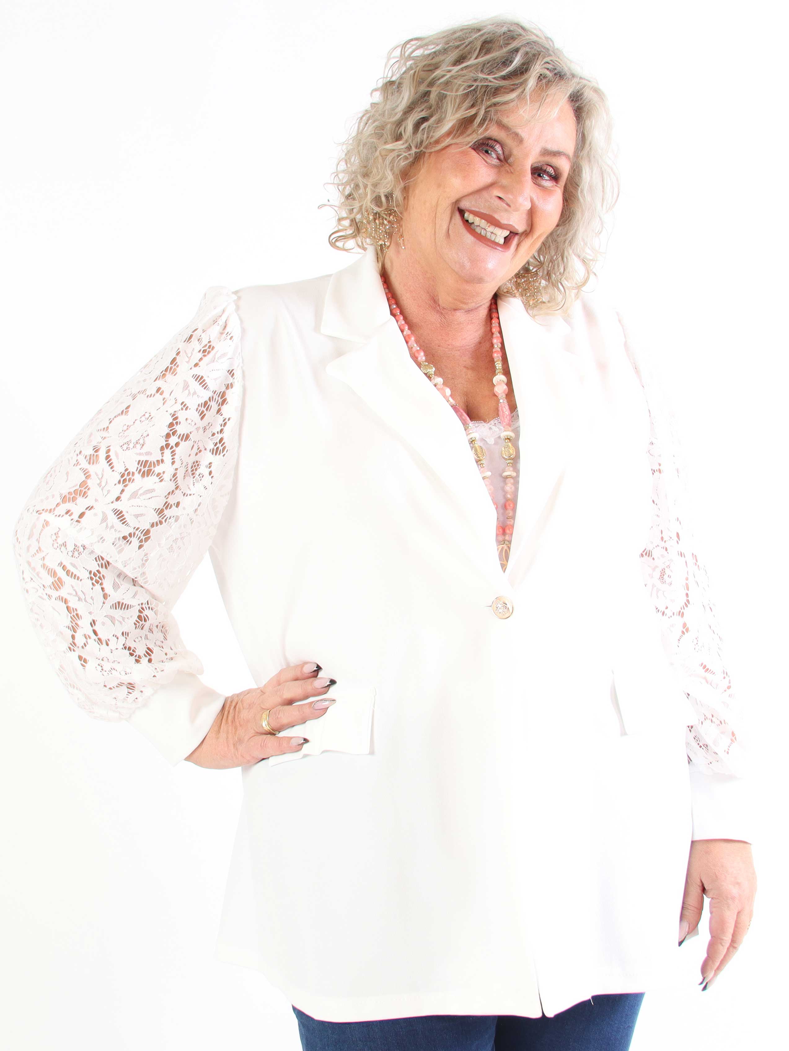 Kata Lace - Oversized blazer med ärmar i spets