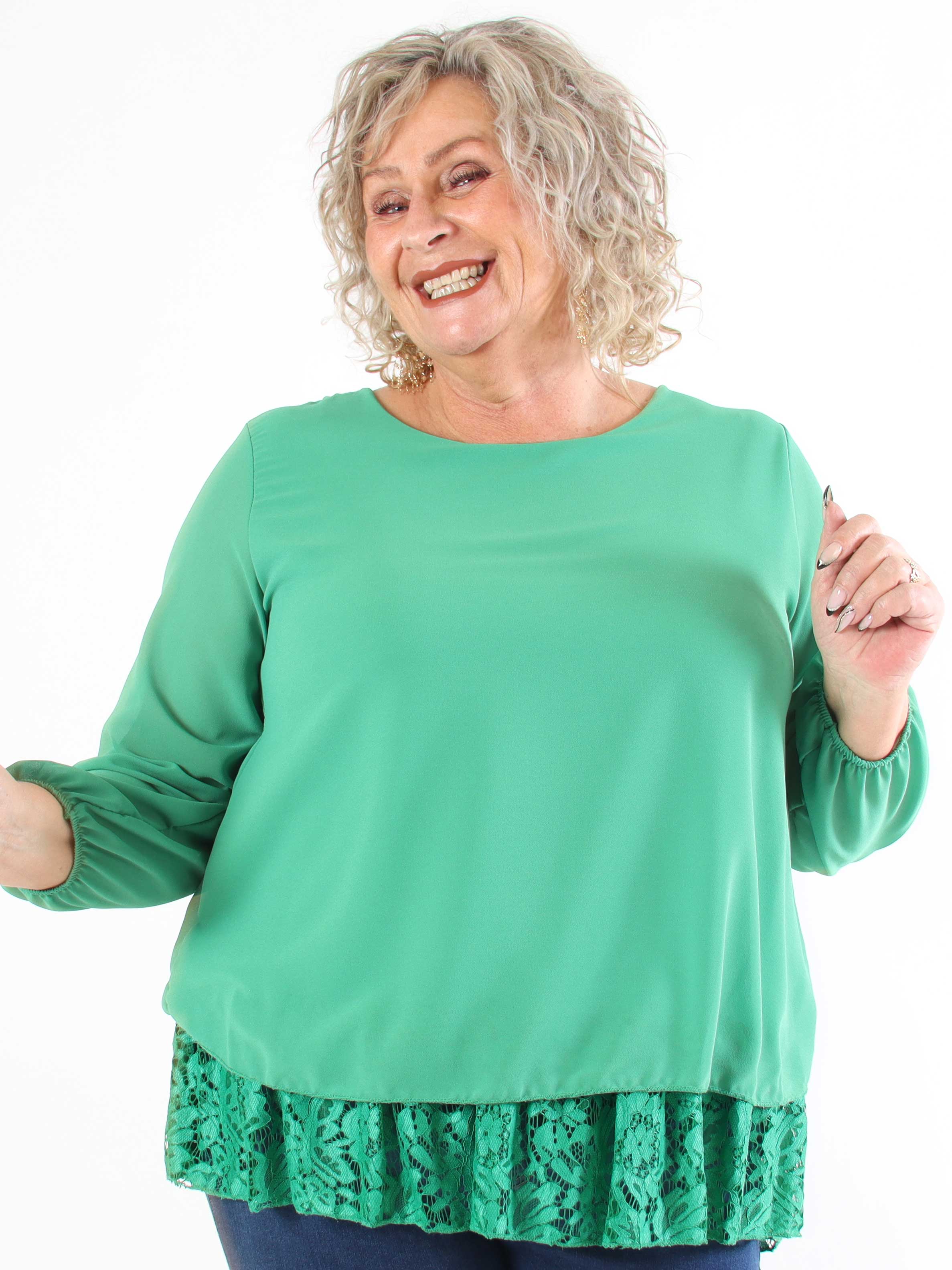 Luby Lace - Plus size-tunika i chiffong med spets i nederkant