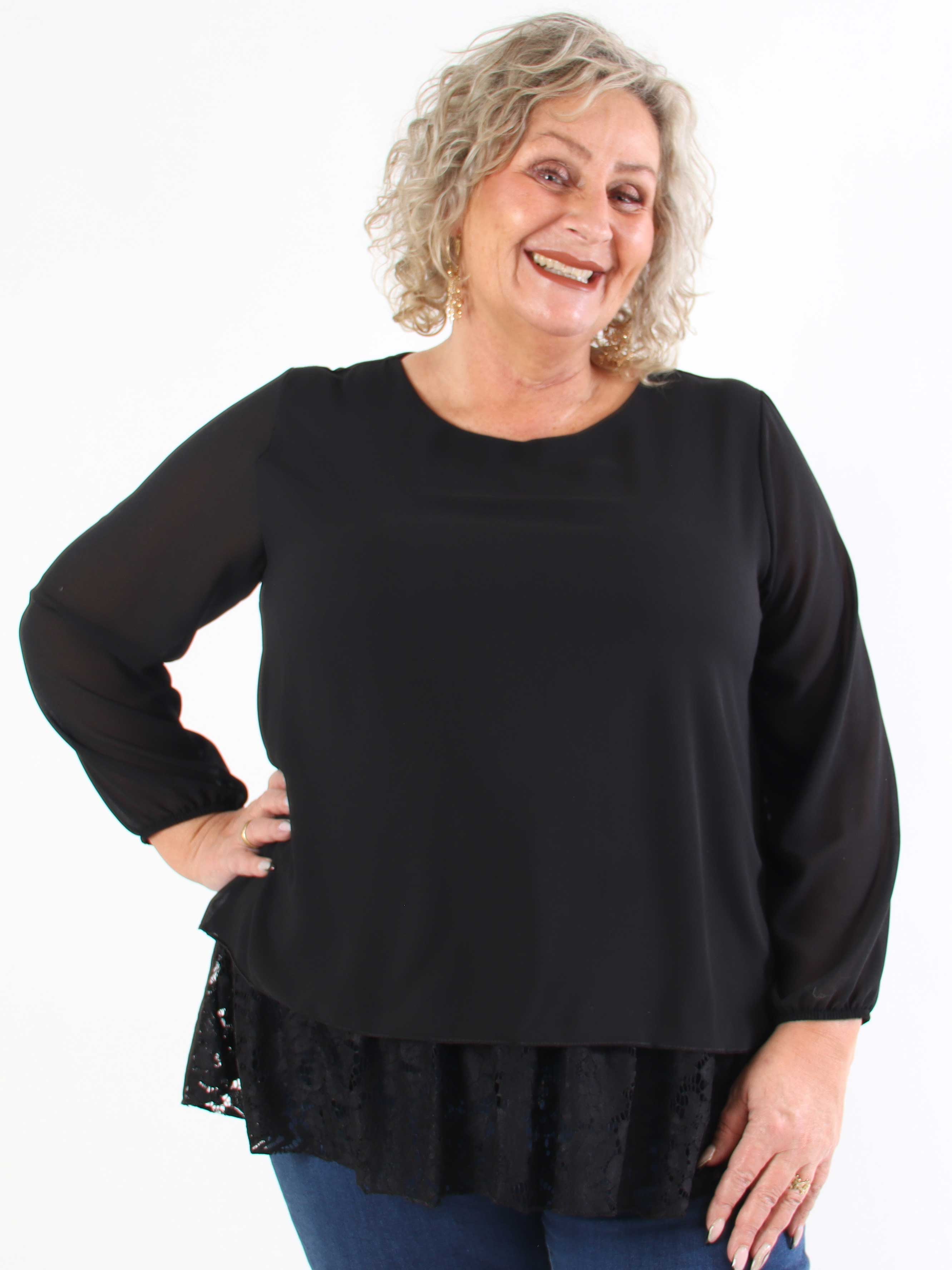 Luby Lace - Plus size-tunika i chiffong med spets i nederkant