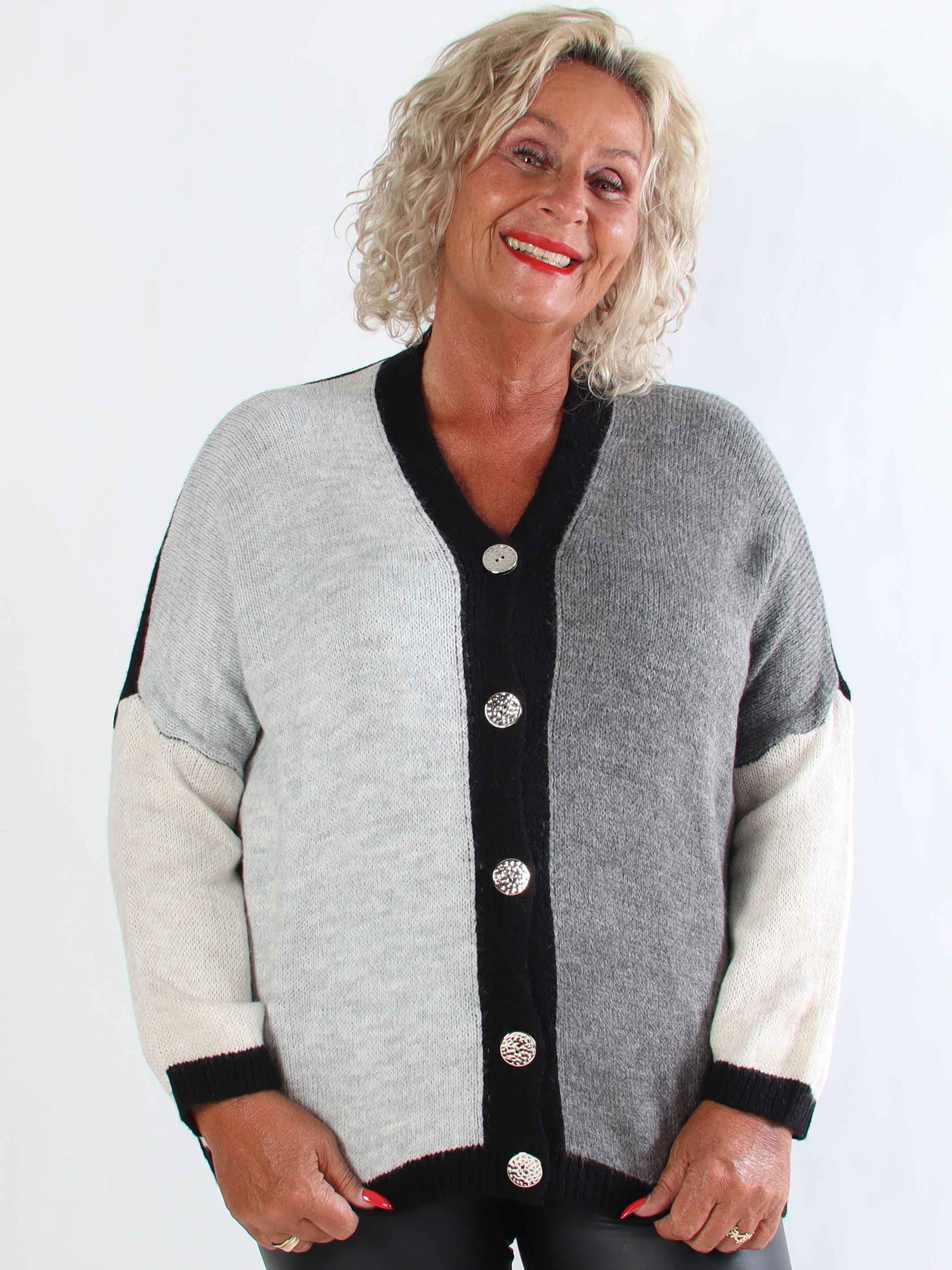 Hebe - Flerfärgad stickad kofta i plus size med guldknappar