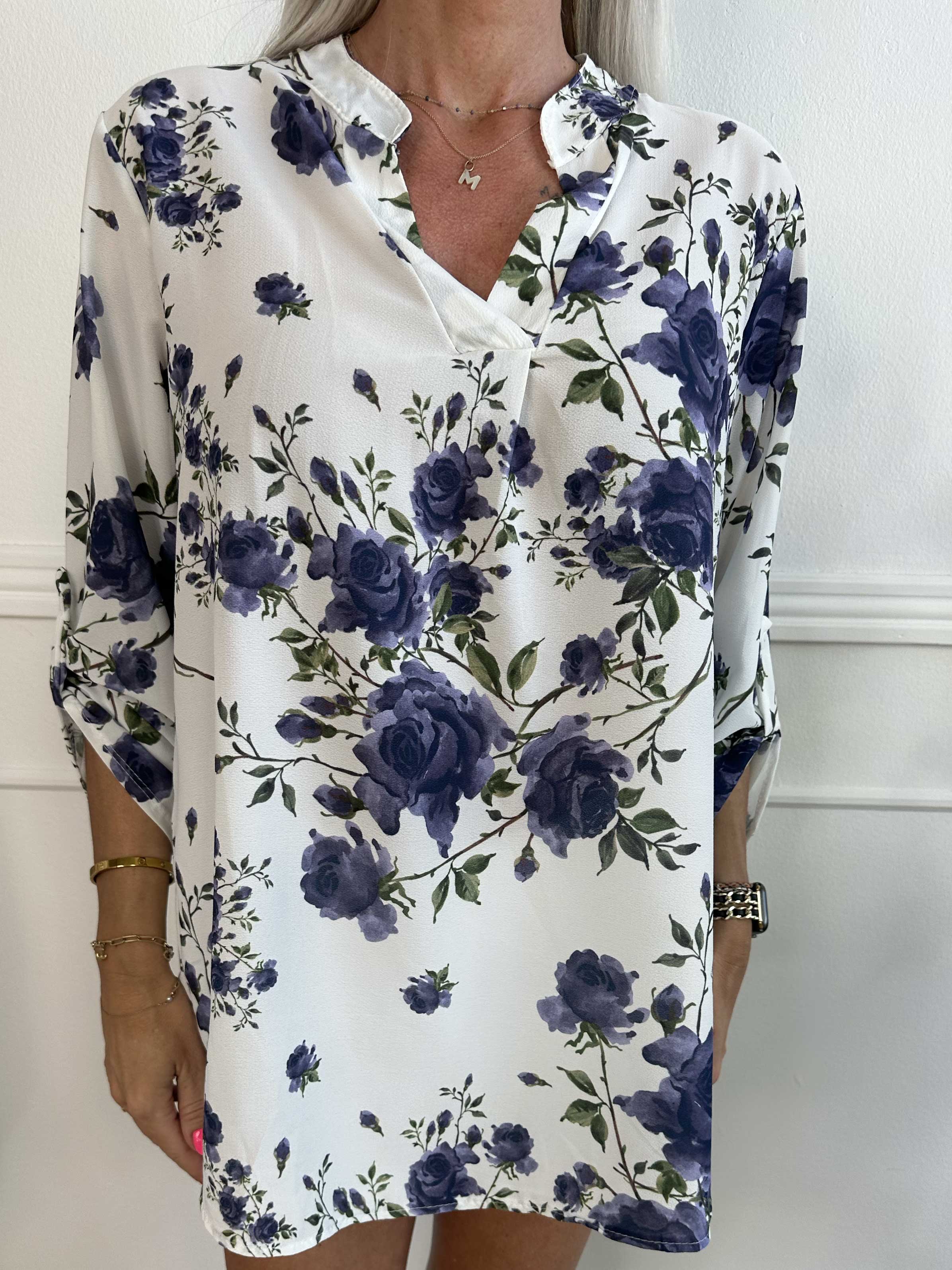 Vanesa Rose - Lätt och luftig tunika med blommönster