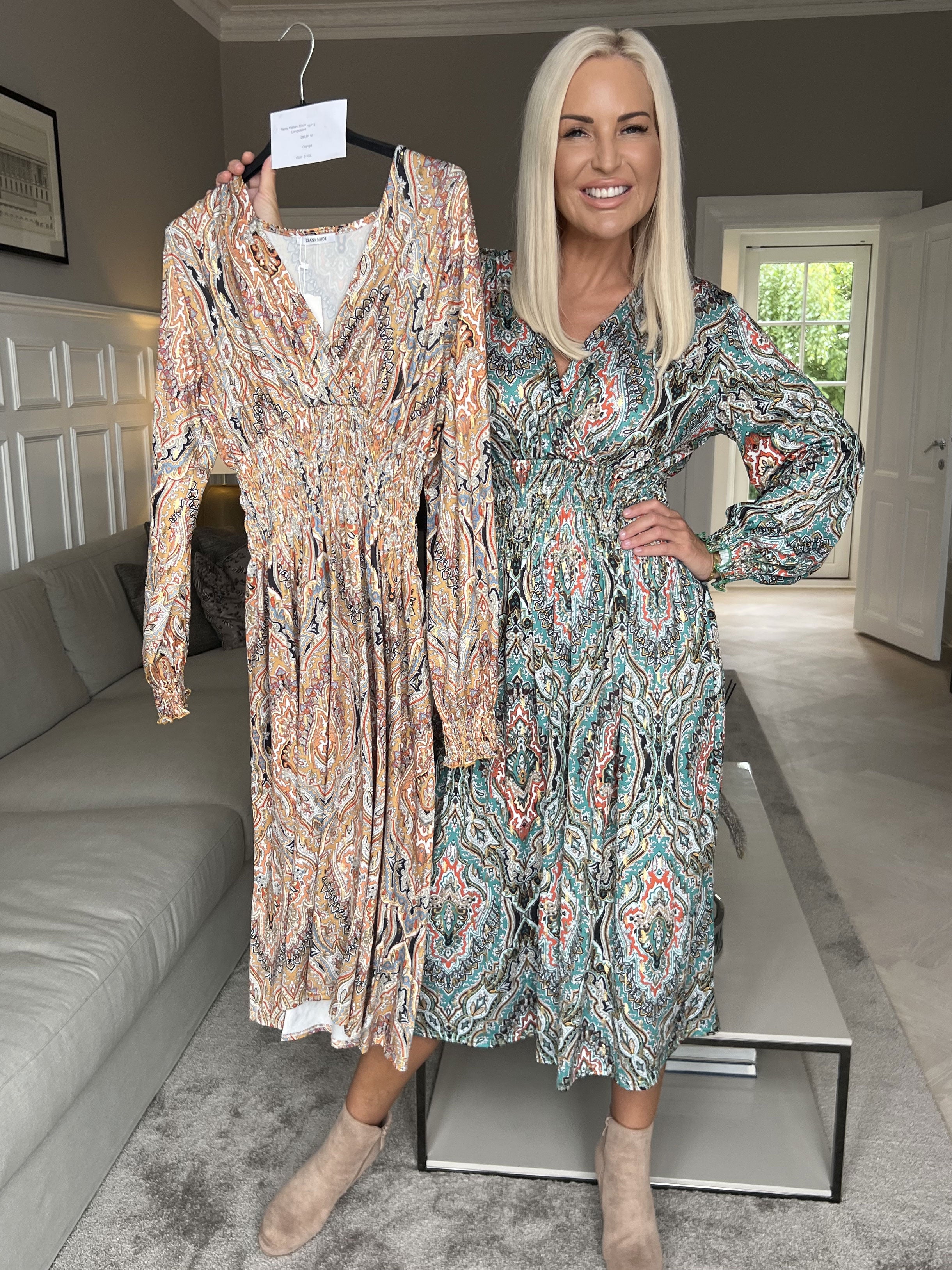 Pams Pattern Midi L/S - Elastisk klänning i skrynkelfritt tyg med långa ärmar