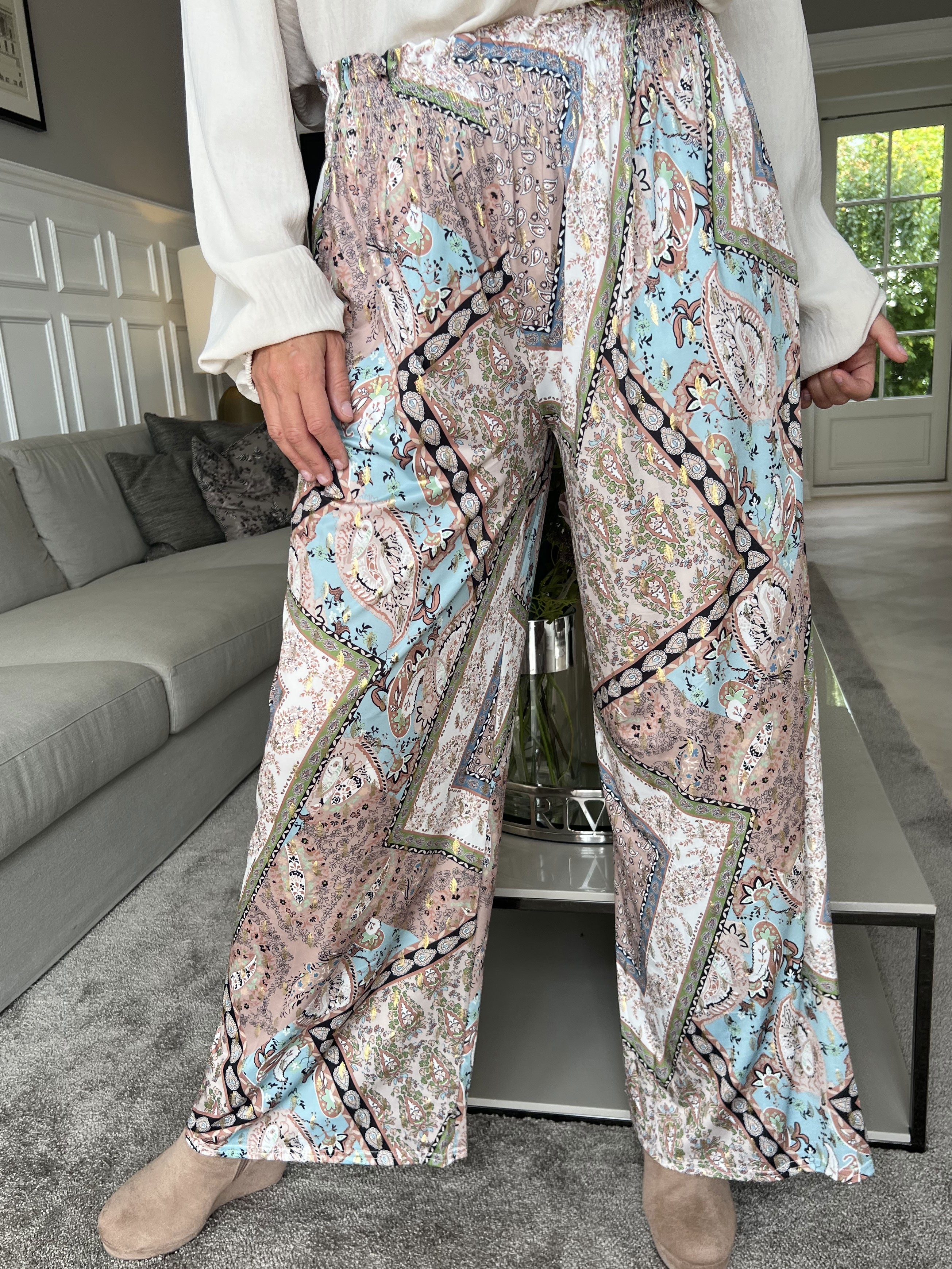 Pams Pants Paisley - Lösa mönstrade byxor i elastiskt tyg