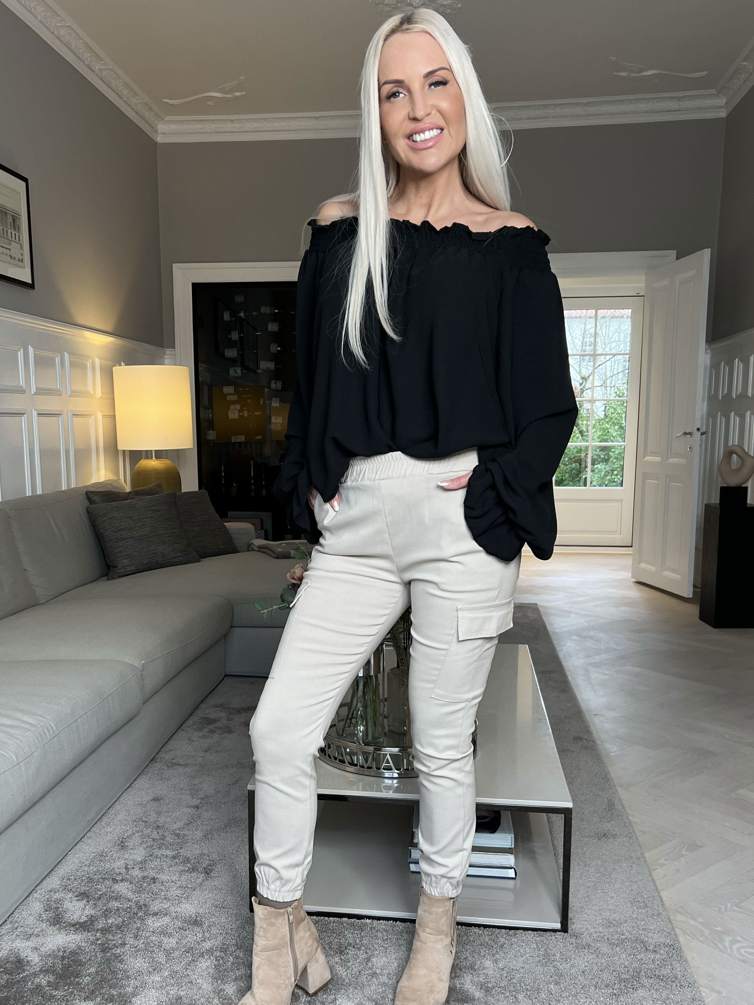 Isabella - Cargo byxor med fickor - Beige
