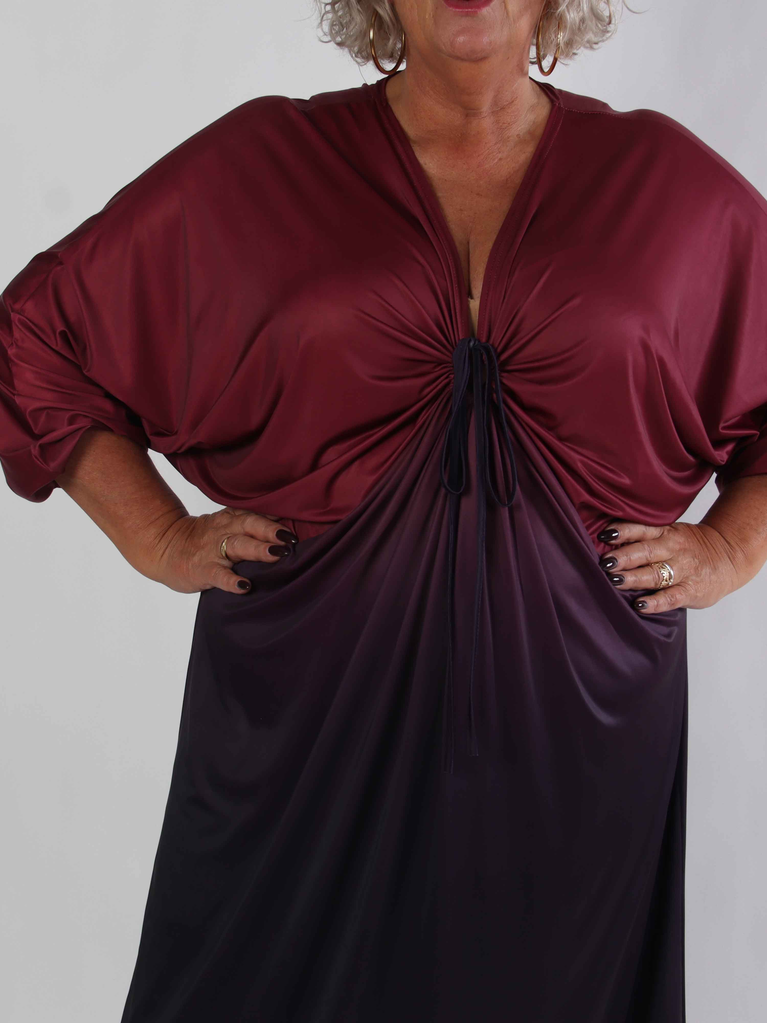 Ismene - Lång plus size tunikaklänning i flera färgnyanser