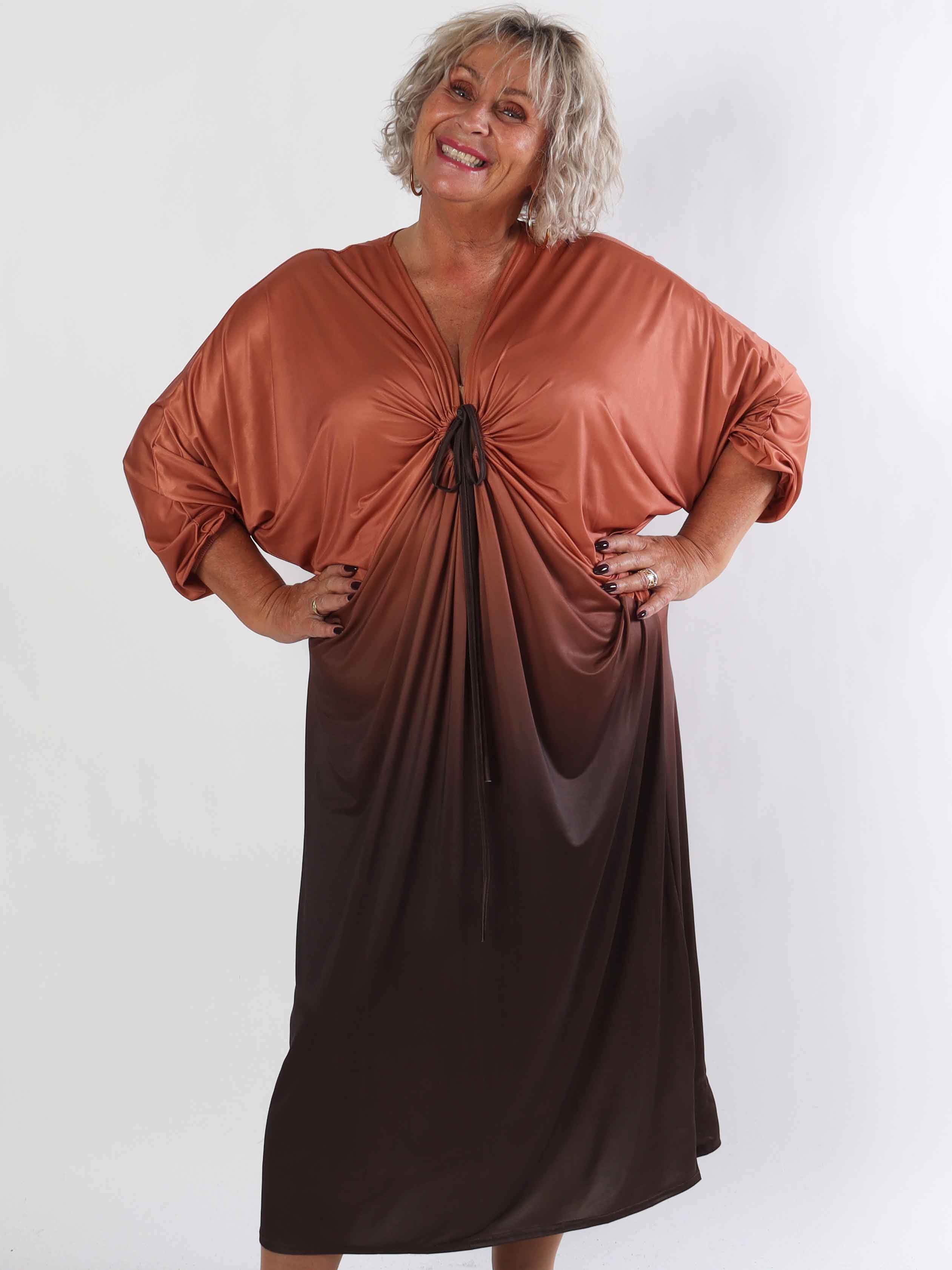 Ismene - Lång plus size tunikaklänning i flera färgnyanser