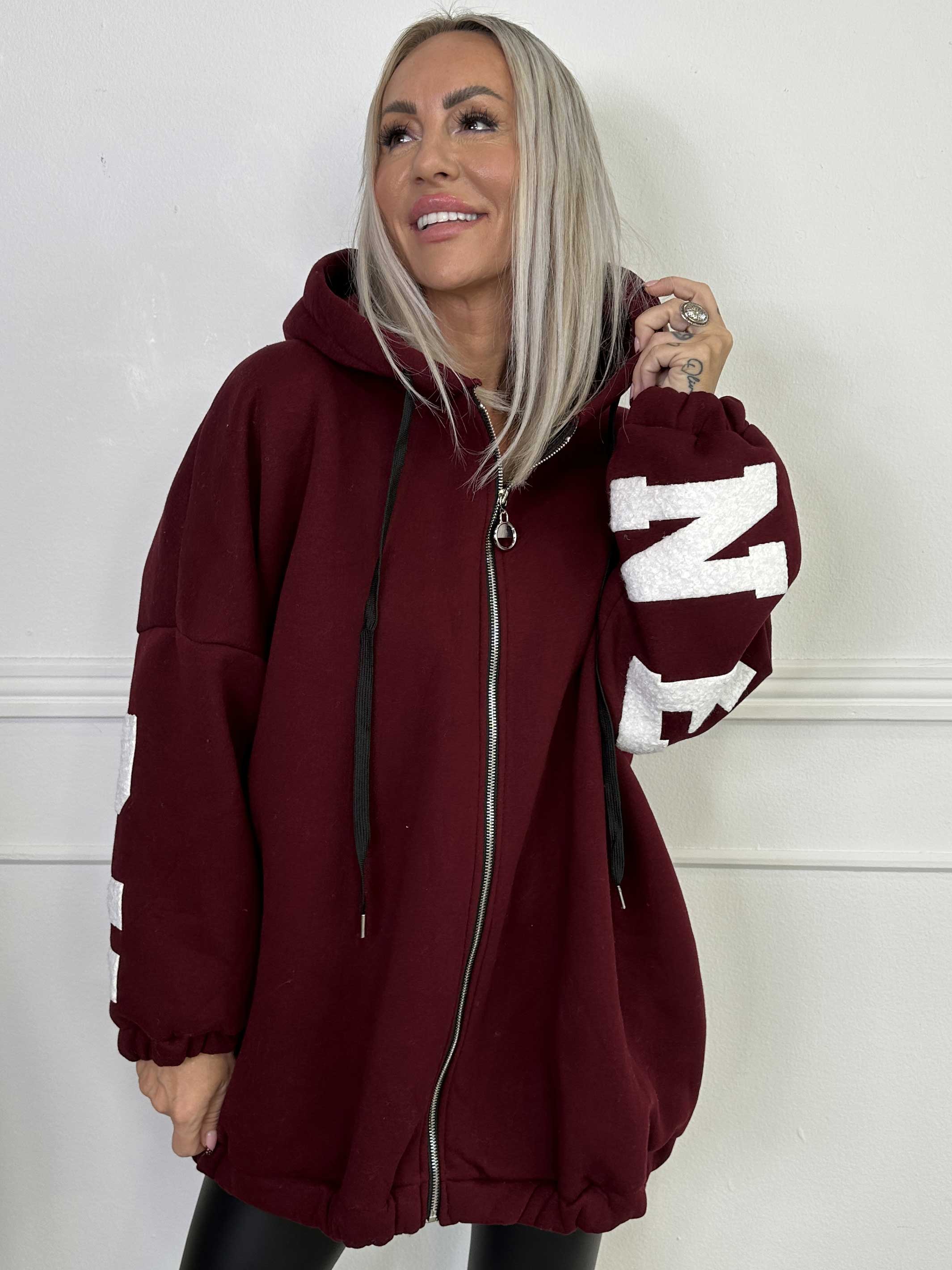 Iverna - Mjuk oversize hoodie med text