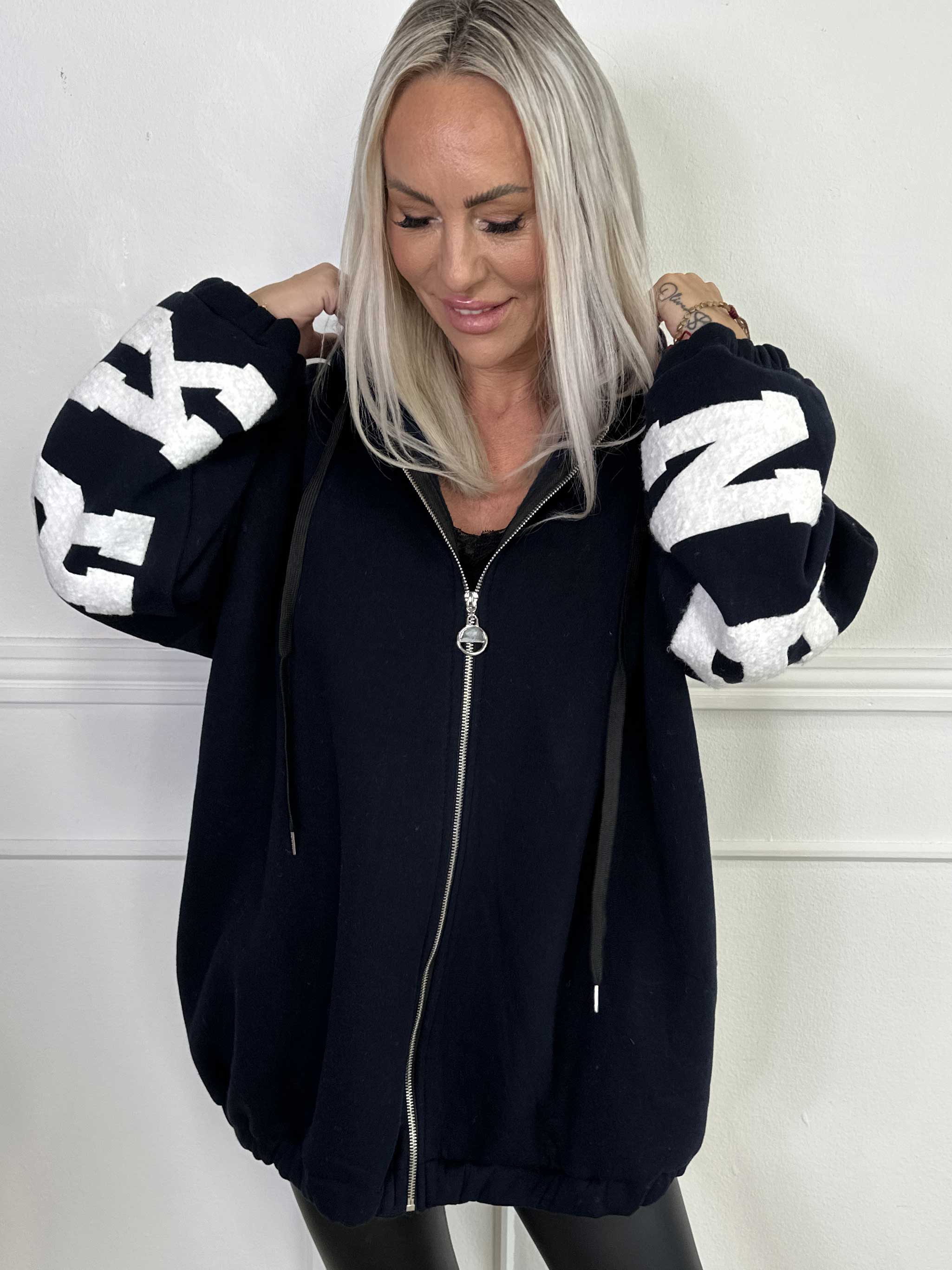 Iverna - Mjuk oversize hoodie med text