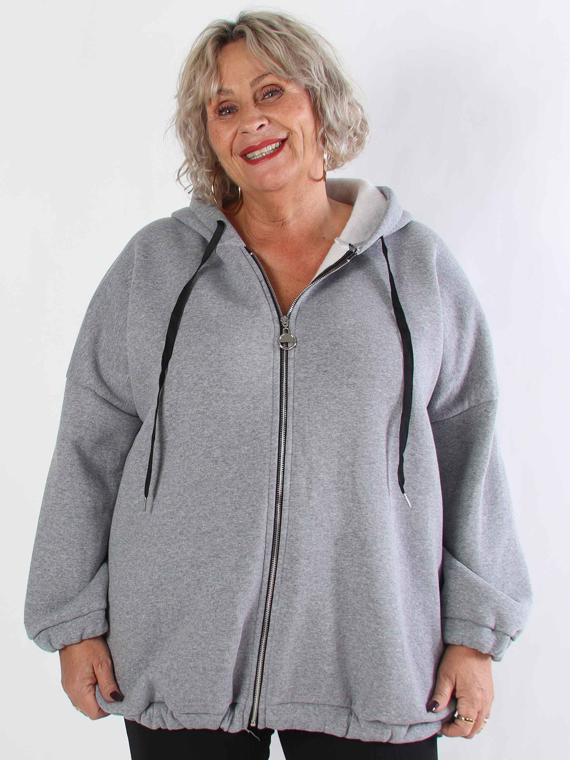 Iverna - Mjuk plus size oversize hoodie med text