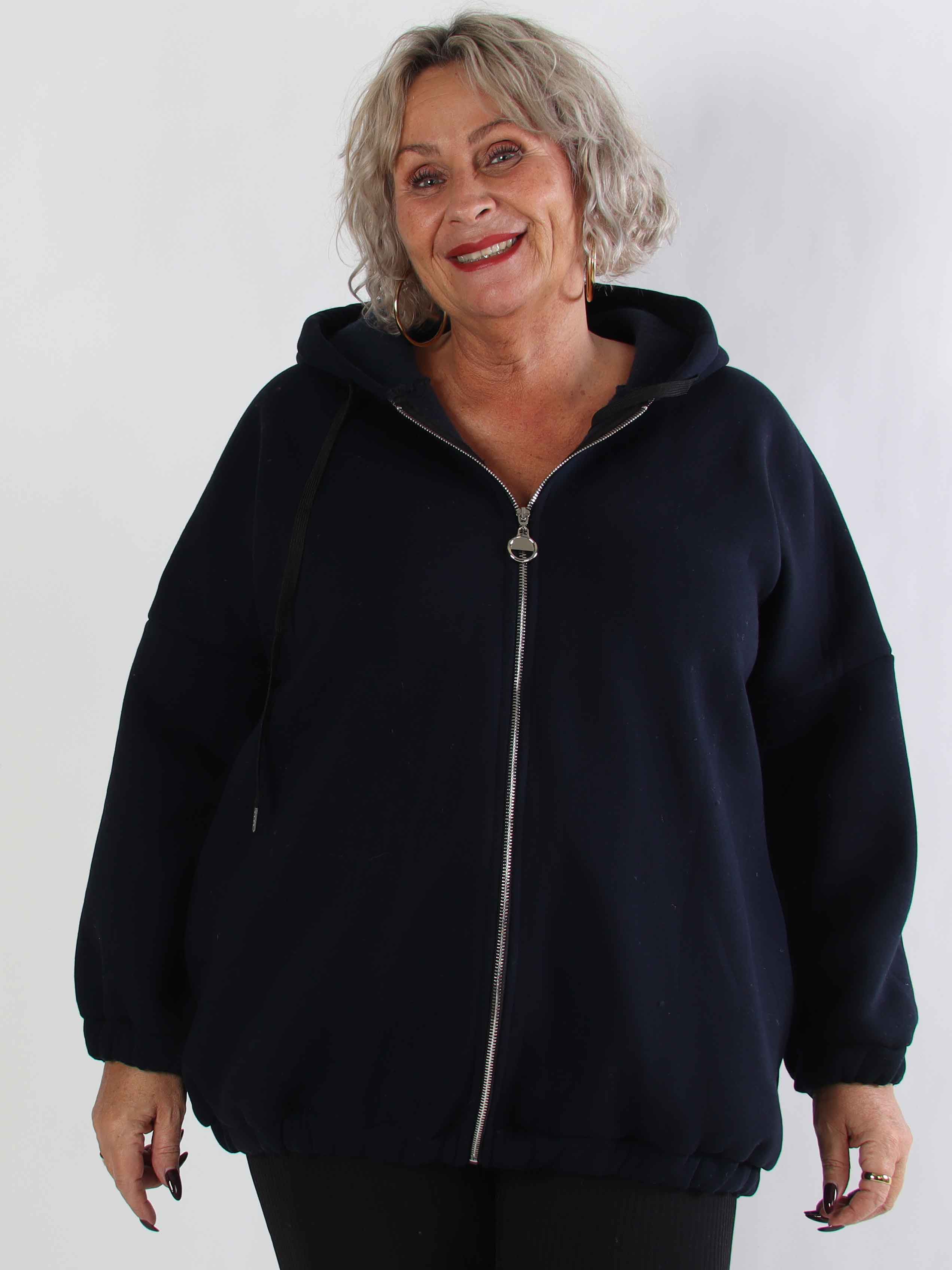 Iverna - Mjuk plus size oversize hoodie med text