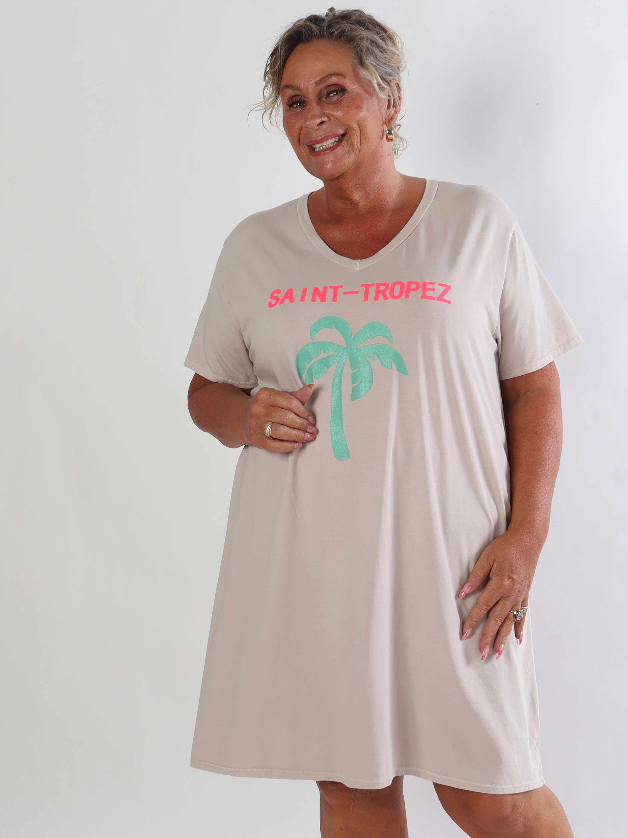 Janina - Blød plus size t-shirtkjole i bomuld med palme på maven
