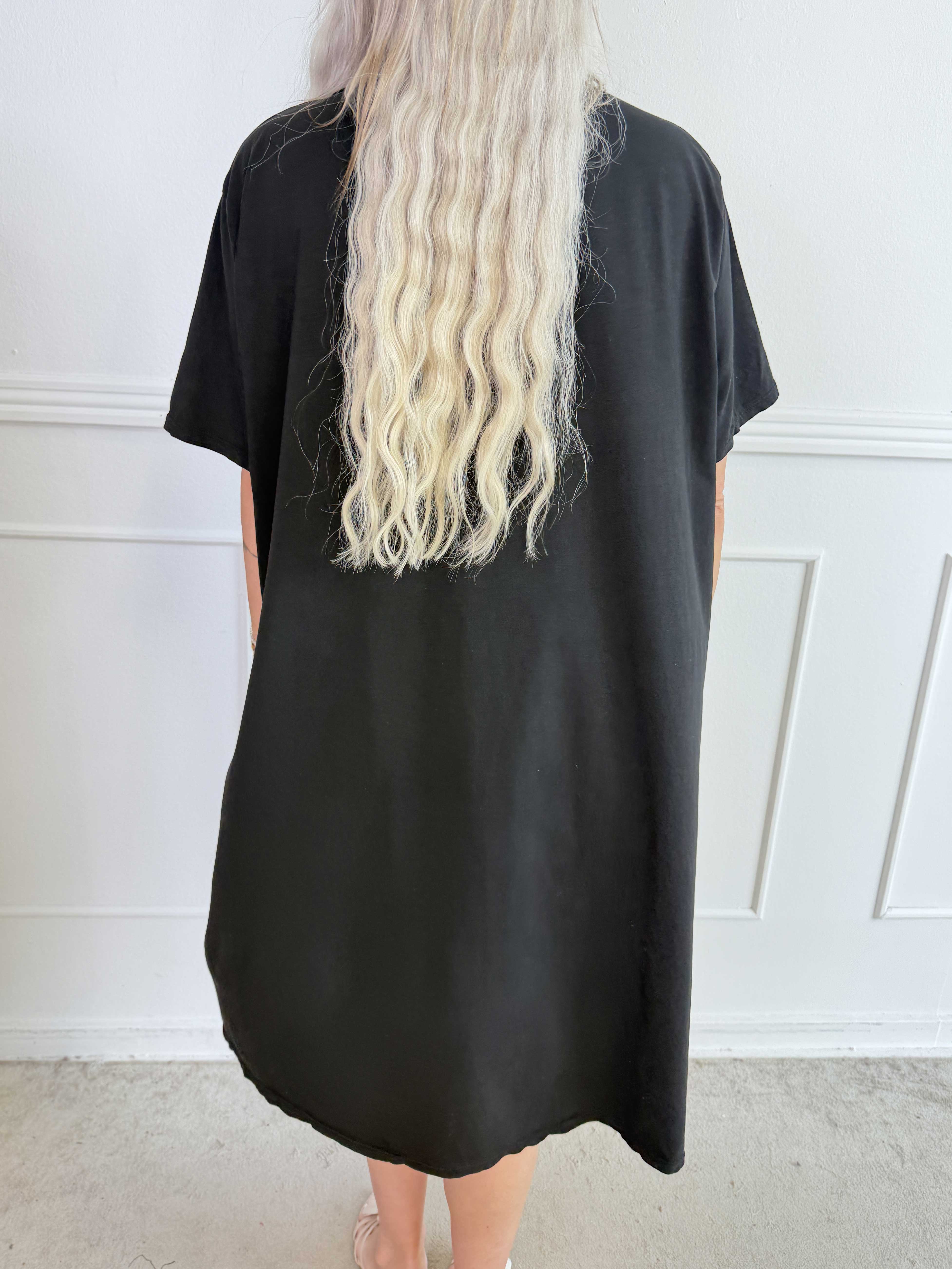 Janina - Blød t-shirtkjole i bomuld med palme på maven
