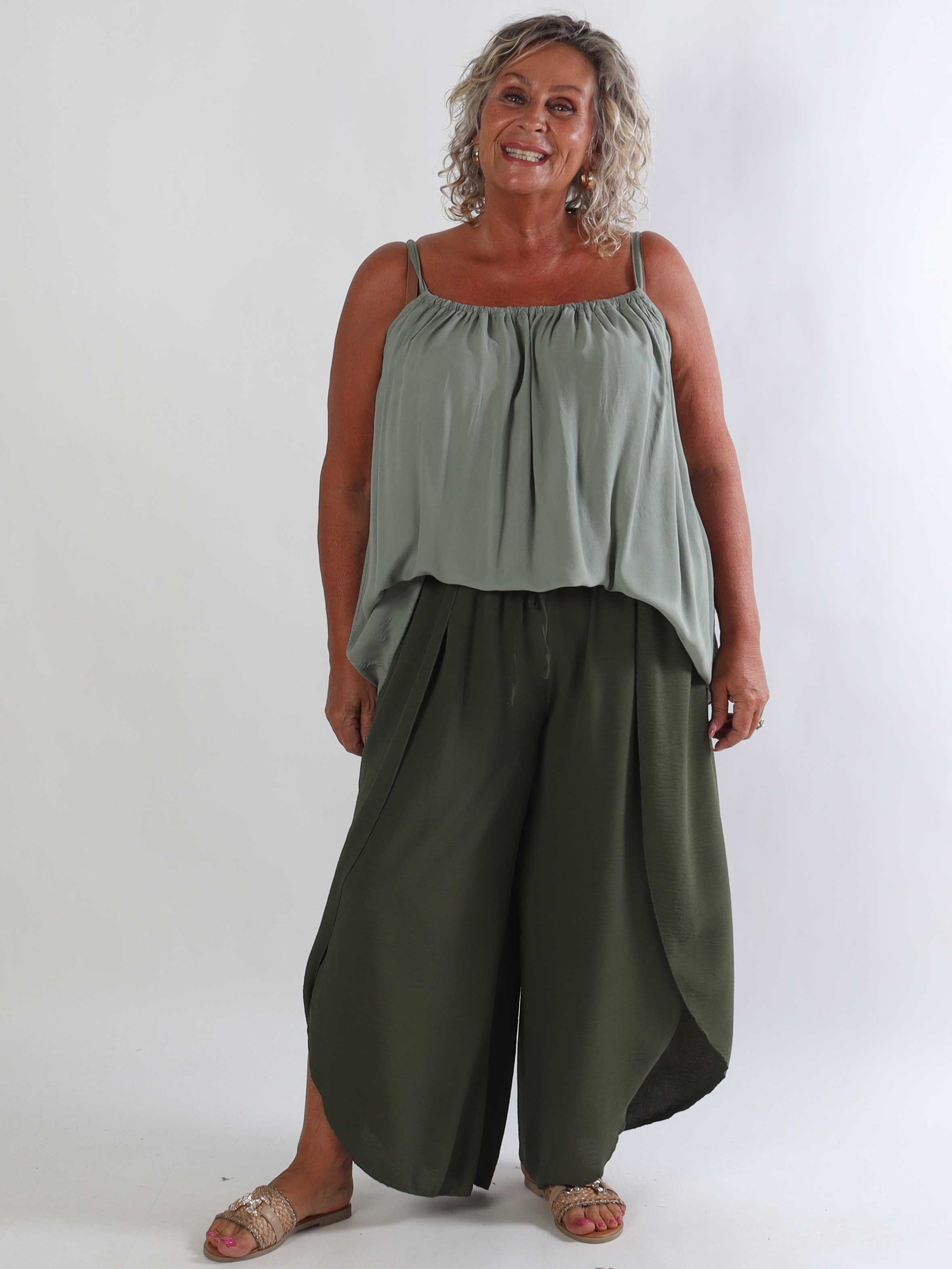 Jemine - Løse ensfarvede plus size haremsbukser i viskose med slids