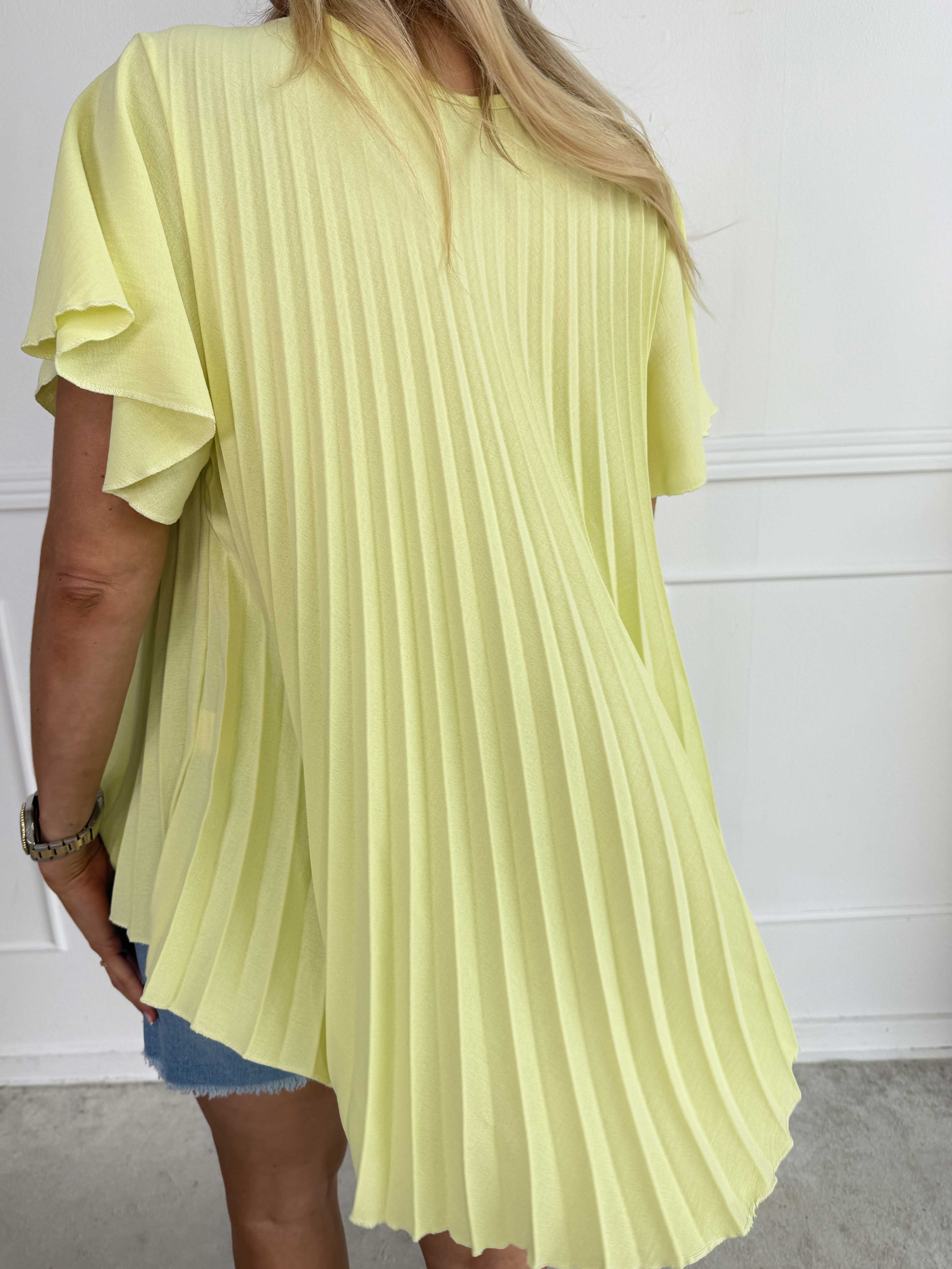 Juna - Lätt och luftig plisserad plus size T-shirt i viskosblandning