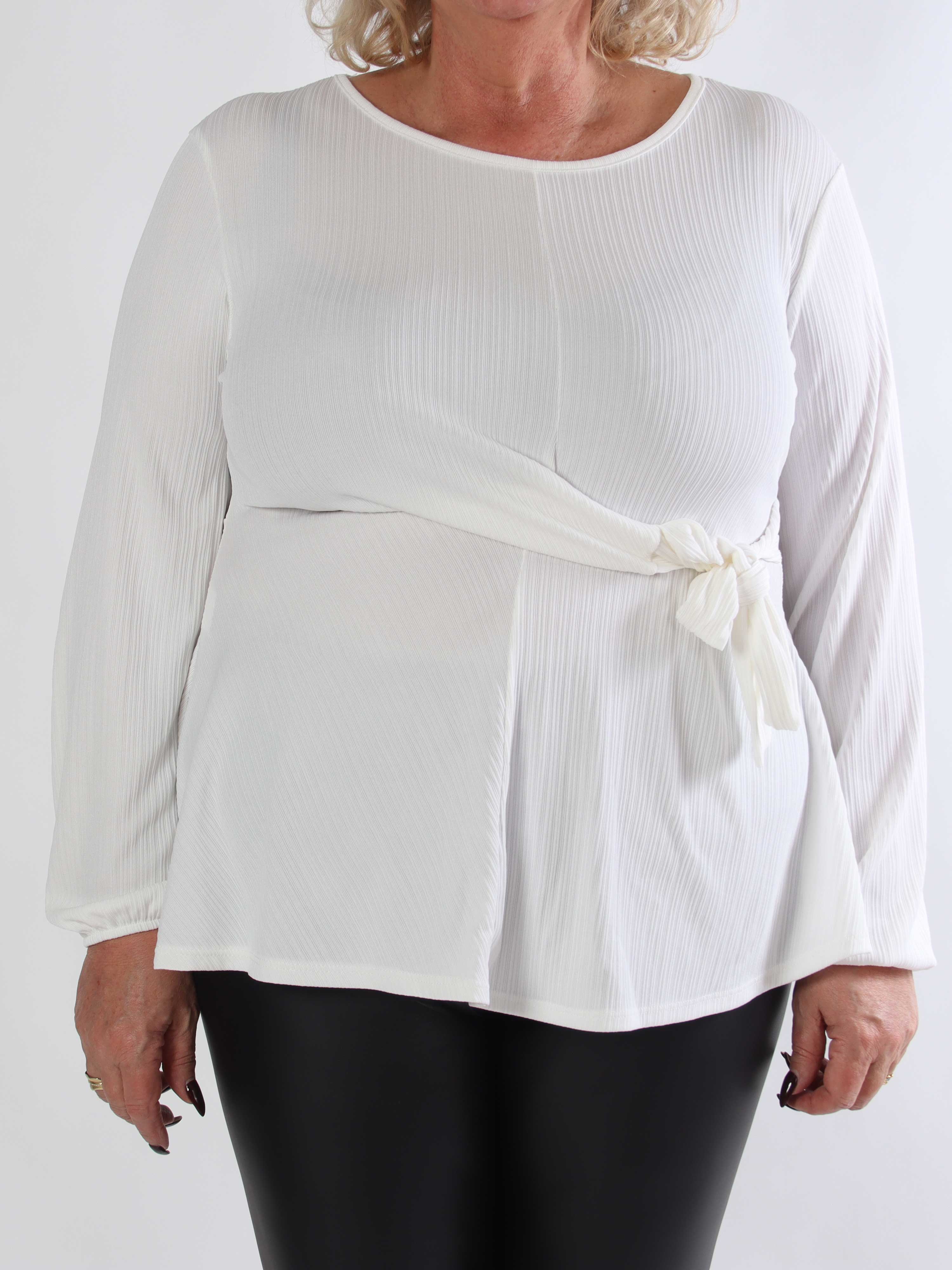 Katie - Sød langærmet plus size tunika med fin sløjfedetalje foran