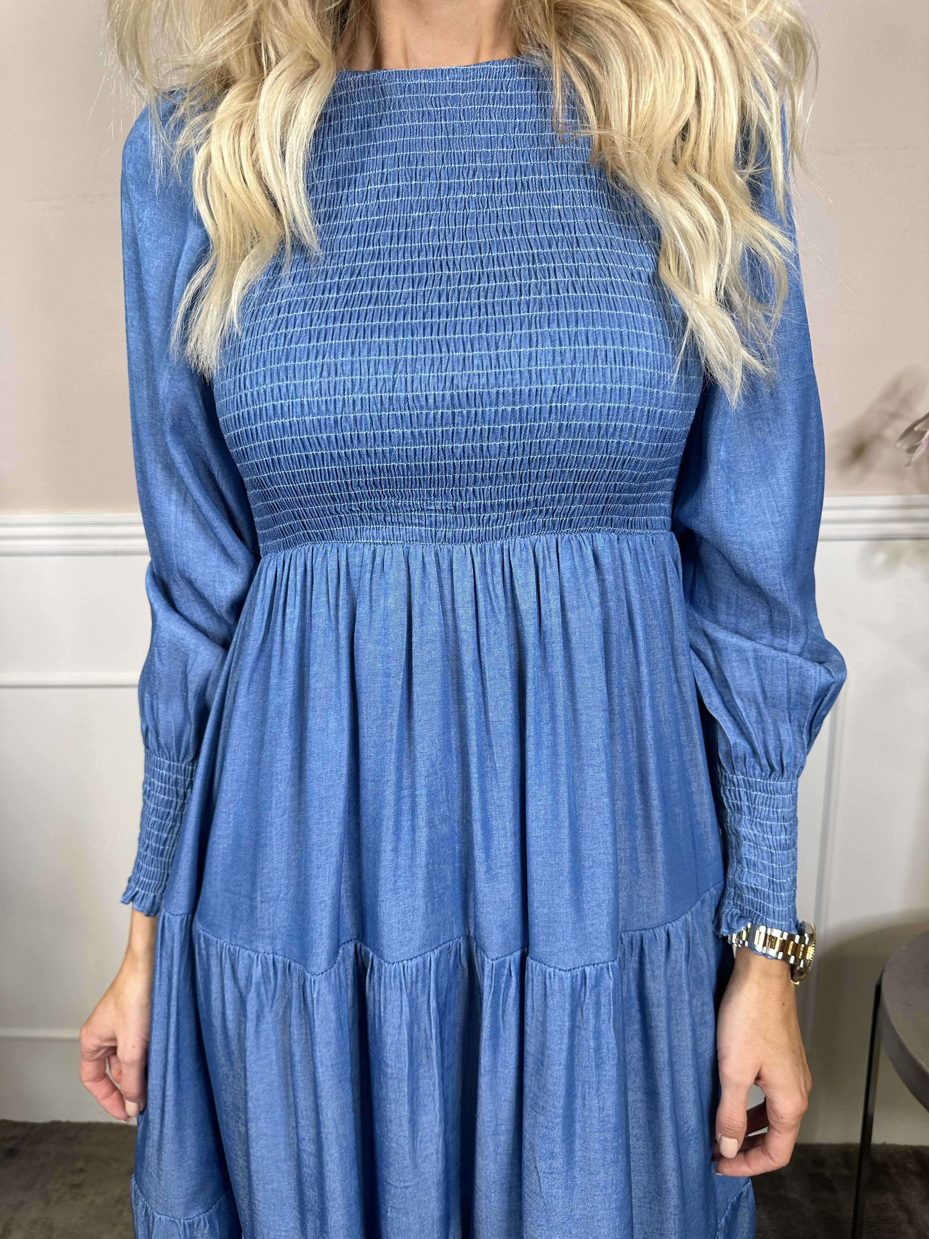 Kelly Denim Long - Klänning med smock över bröstet