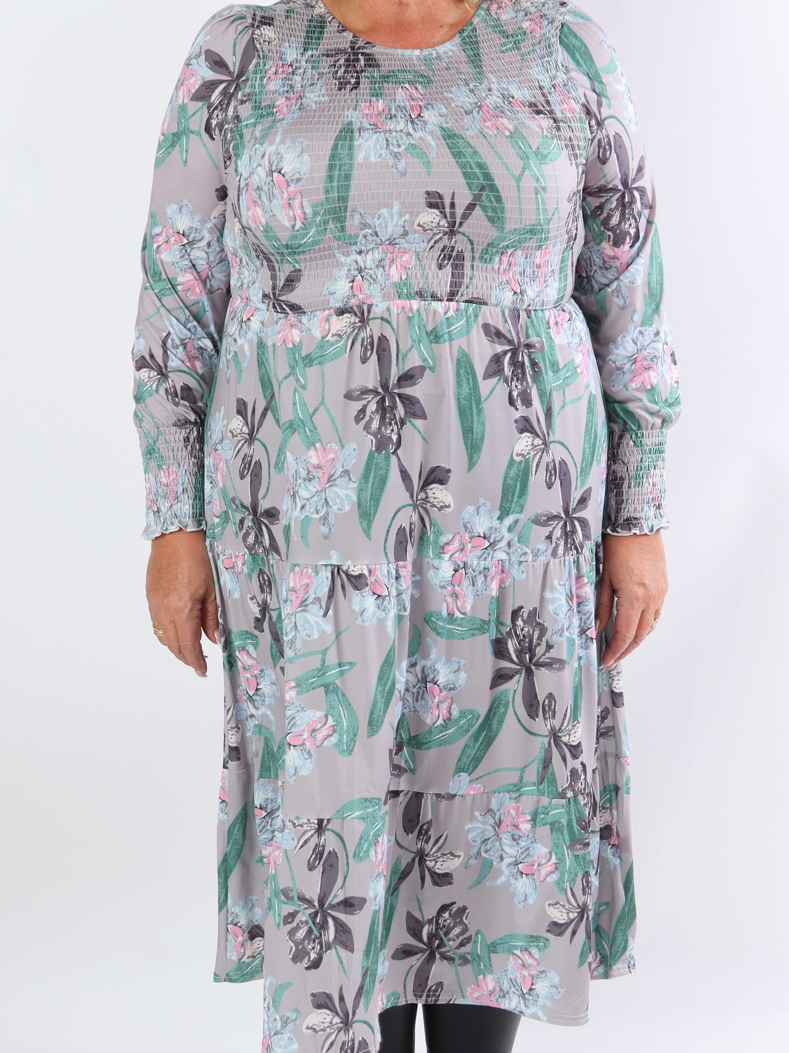 Kelly Flower Dress - Elastisk klänning i plusstorlek med smock över bröstet