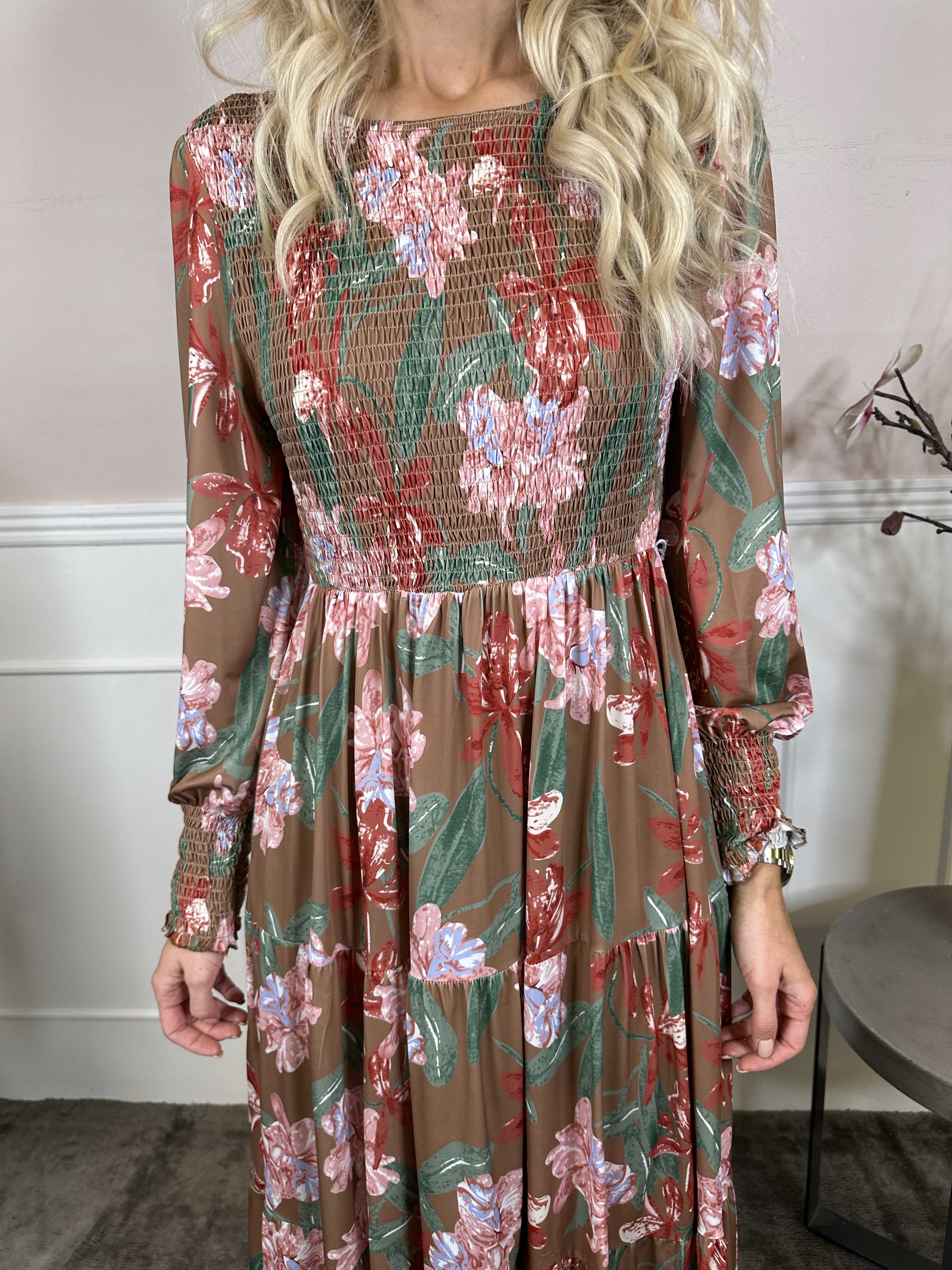 Kelly Flower Dress - Elastisk klänning med smock över bröstet