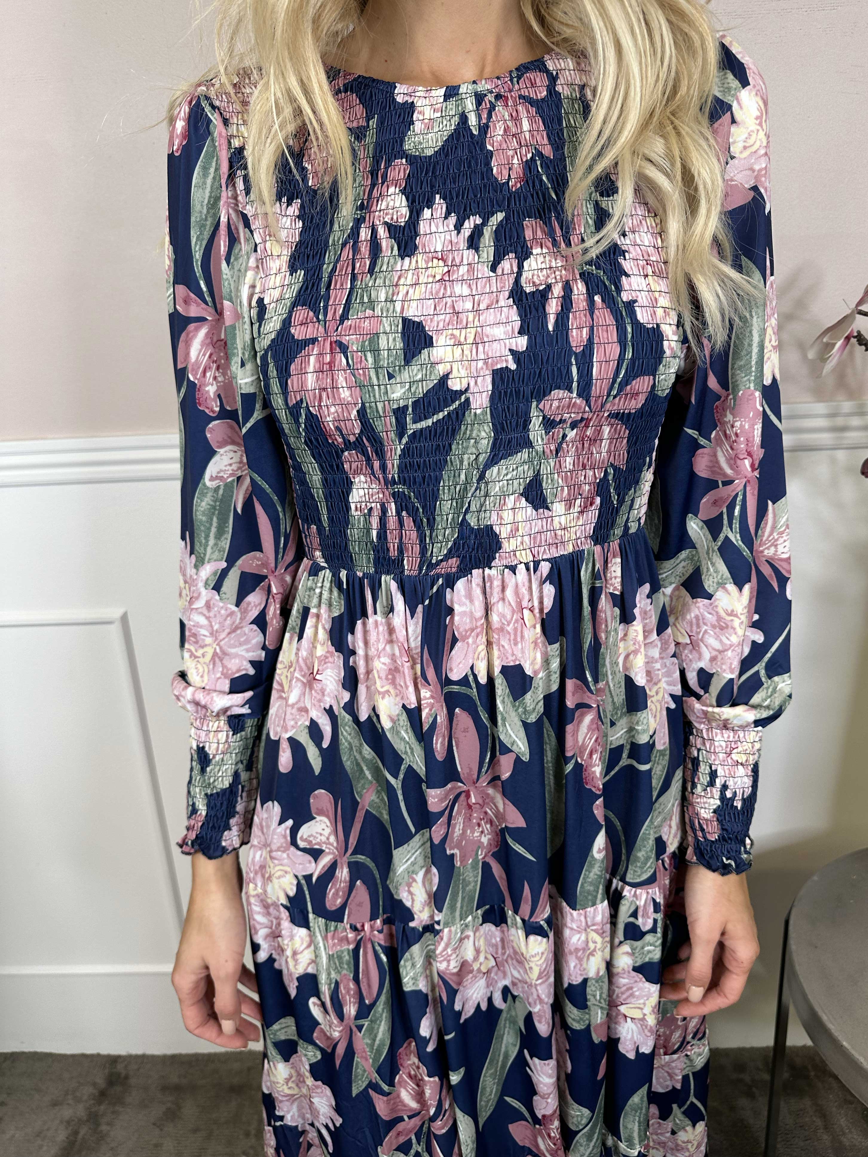Kelly Flower Dress - Elastisk klänning med smock över bröstet