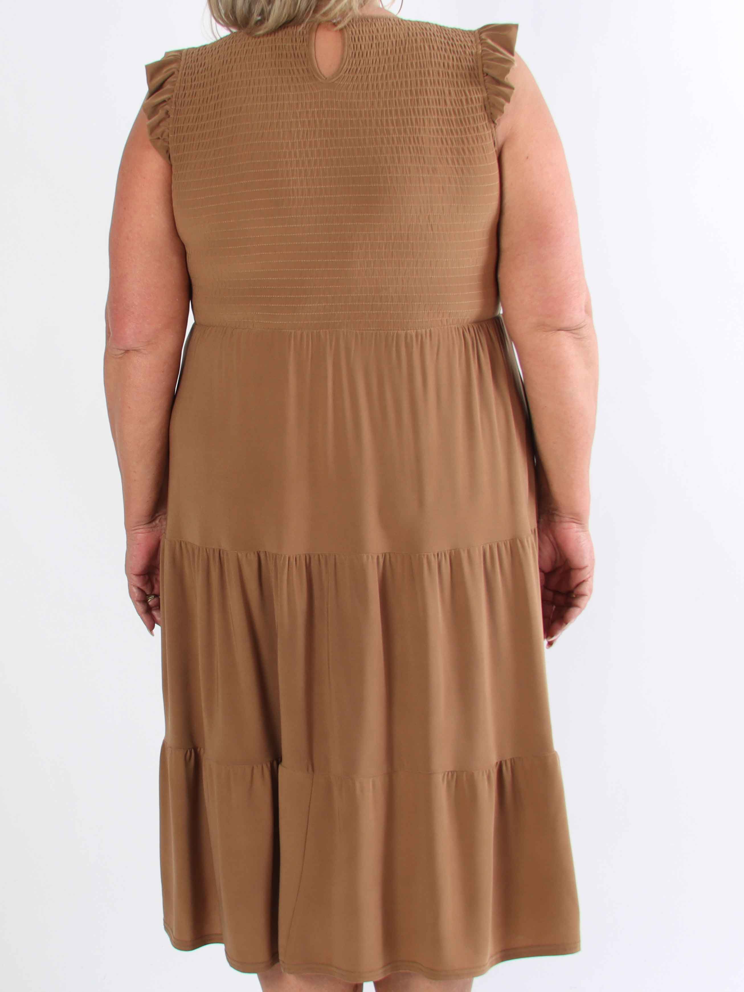 Kelly Sleeveless - Elastisk plus size-klänning med smockat bröst