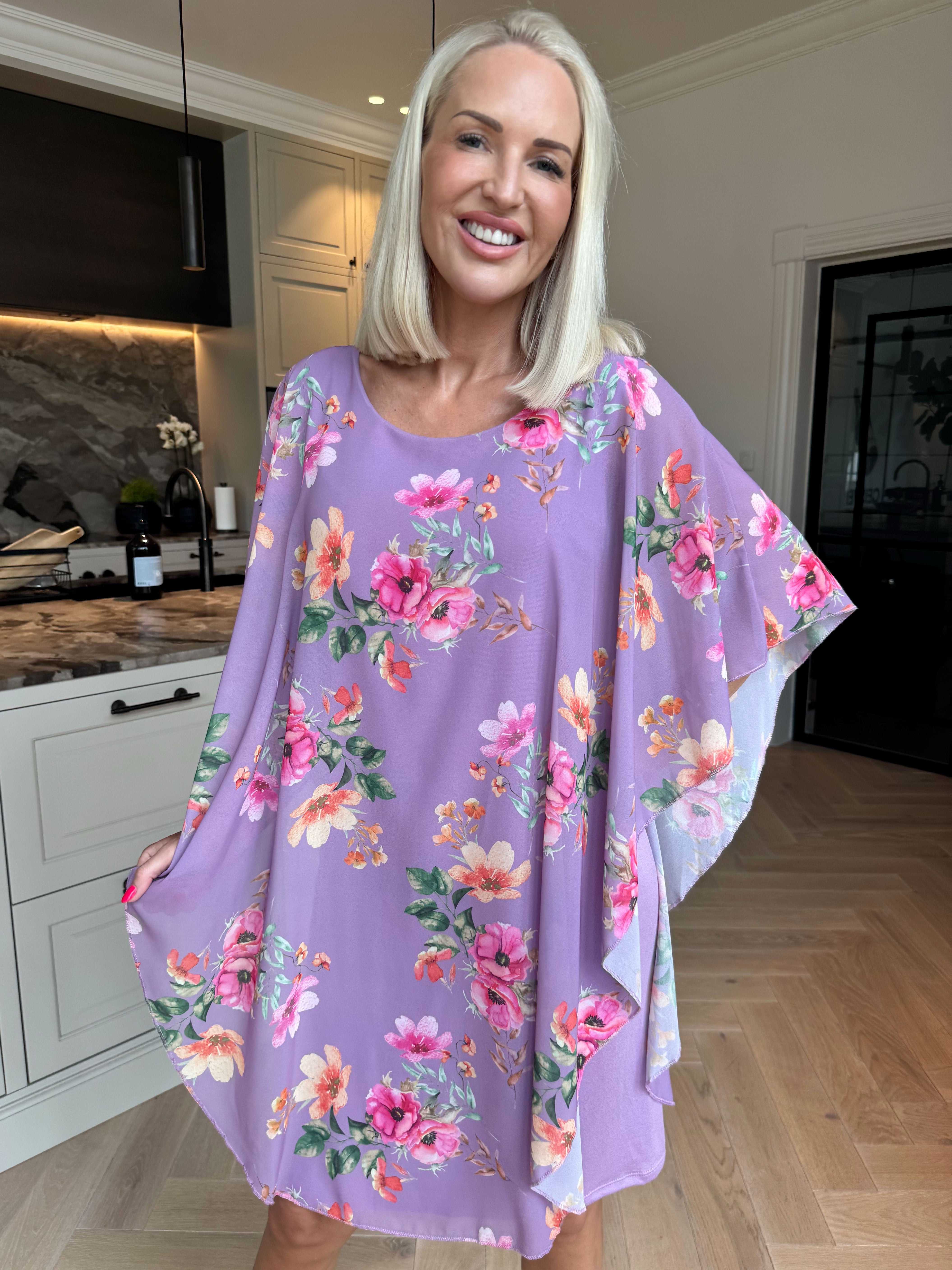 Kenya Fleur - Kjole med et let blomstret chiffonstykke