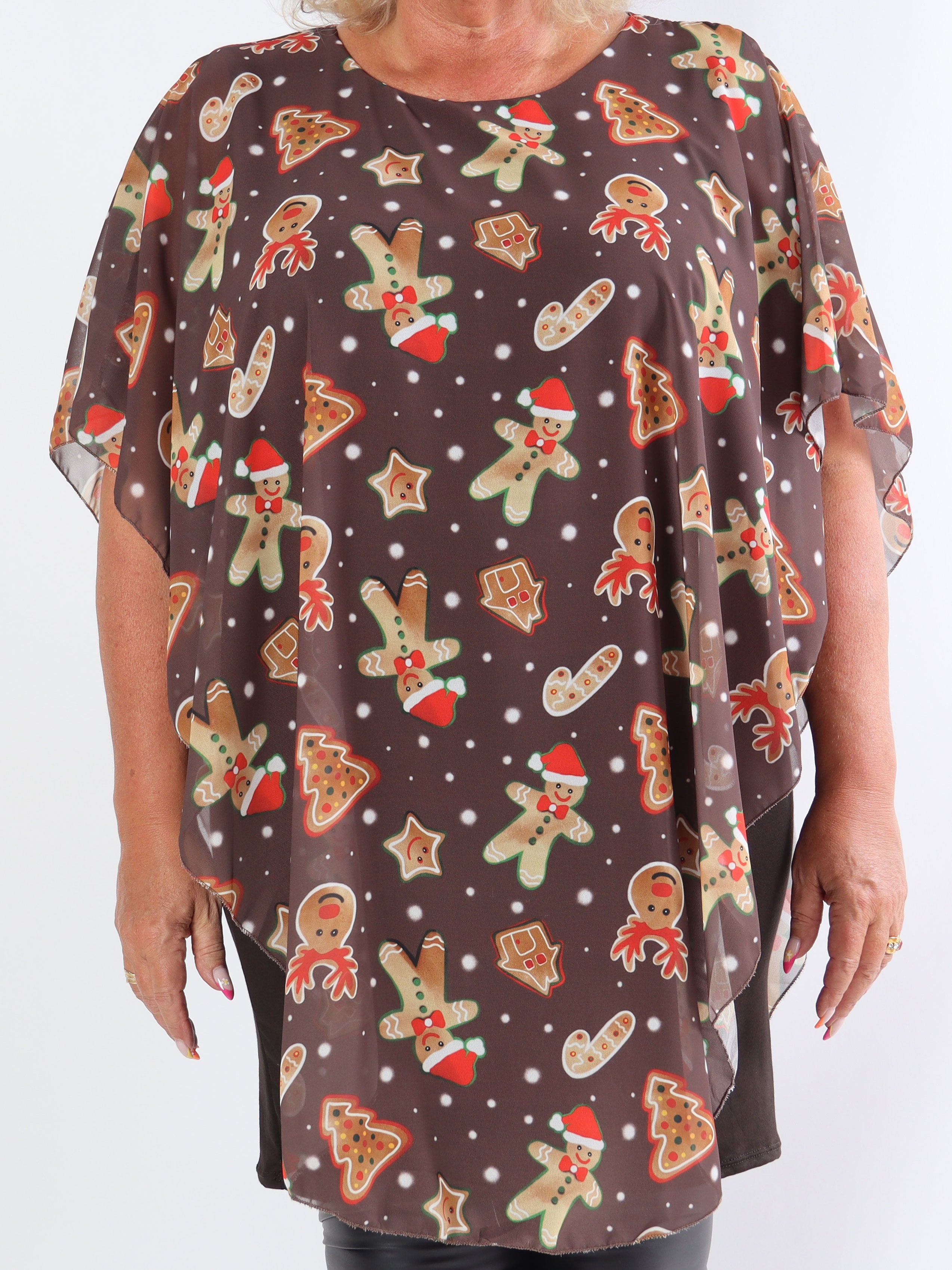 Kenya Gingerbread - Tunikaklänning i plus size med chiffonglager och jultryck
