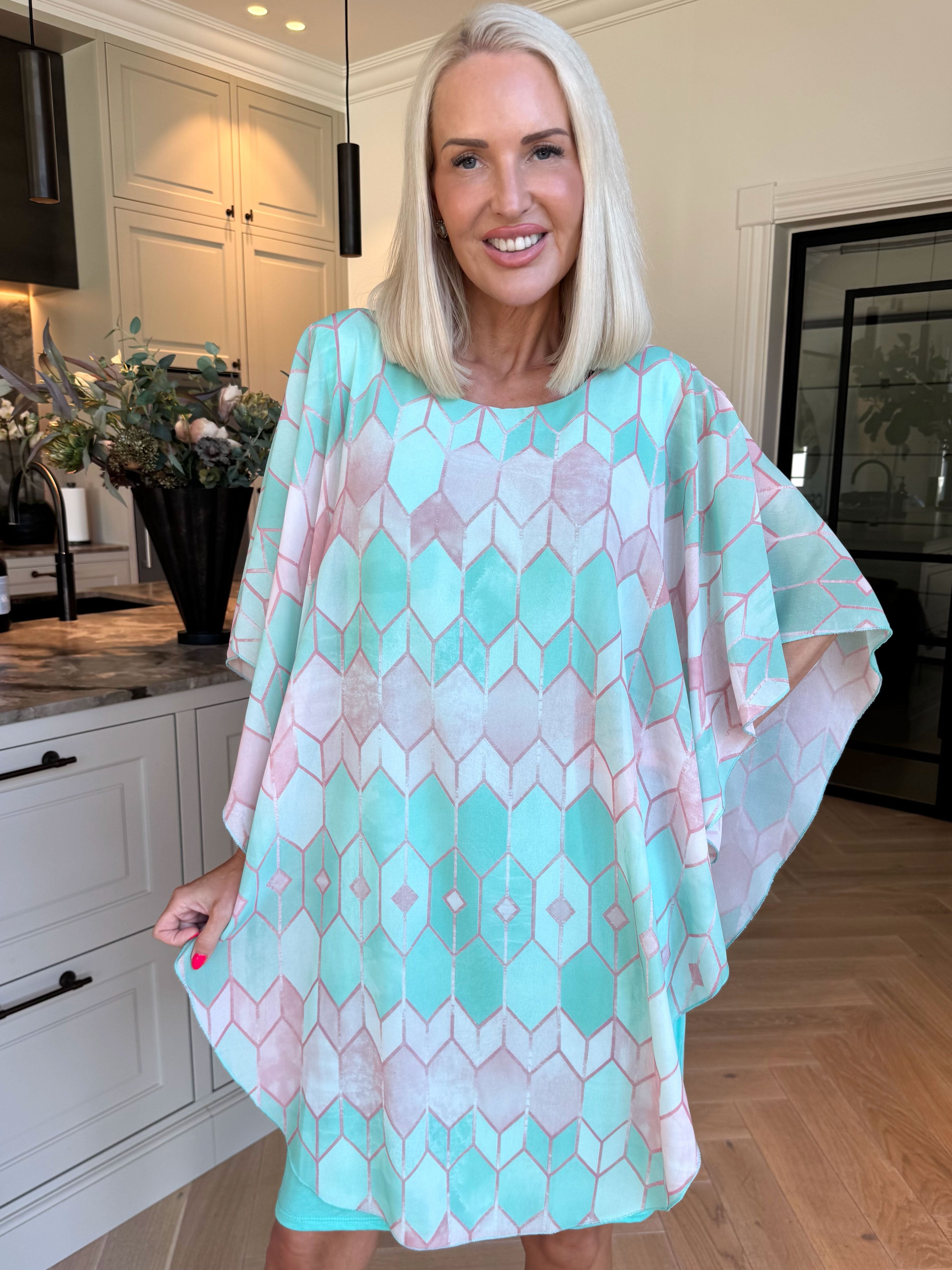 Kenya Pattern - Kjole med et let mønstret chiffonstykke