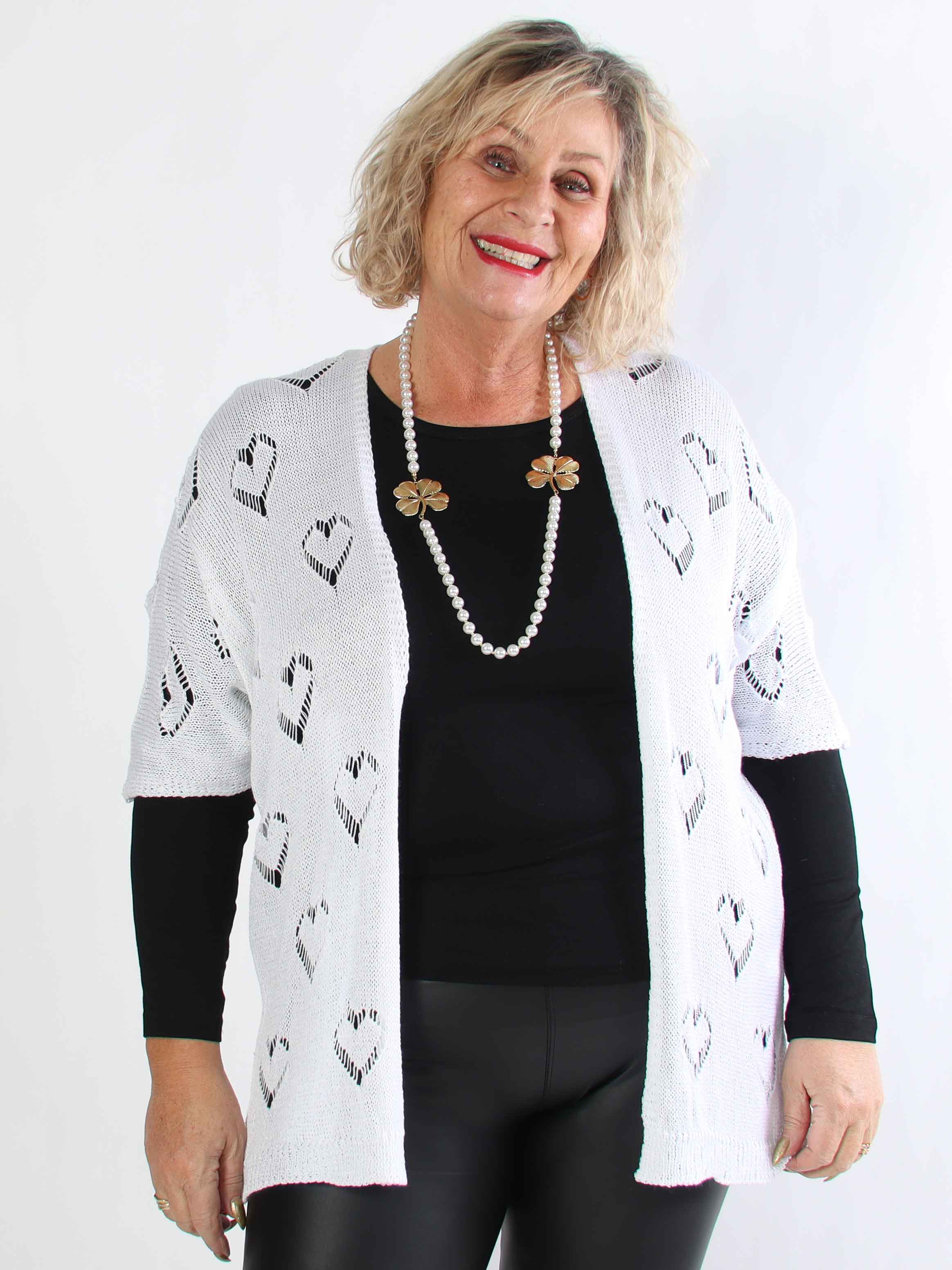 Kerry - Plus size strikcardigan med fint hullet hjertemønster