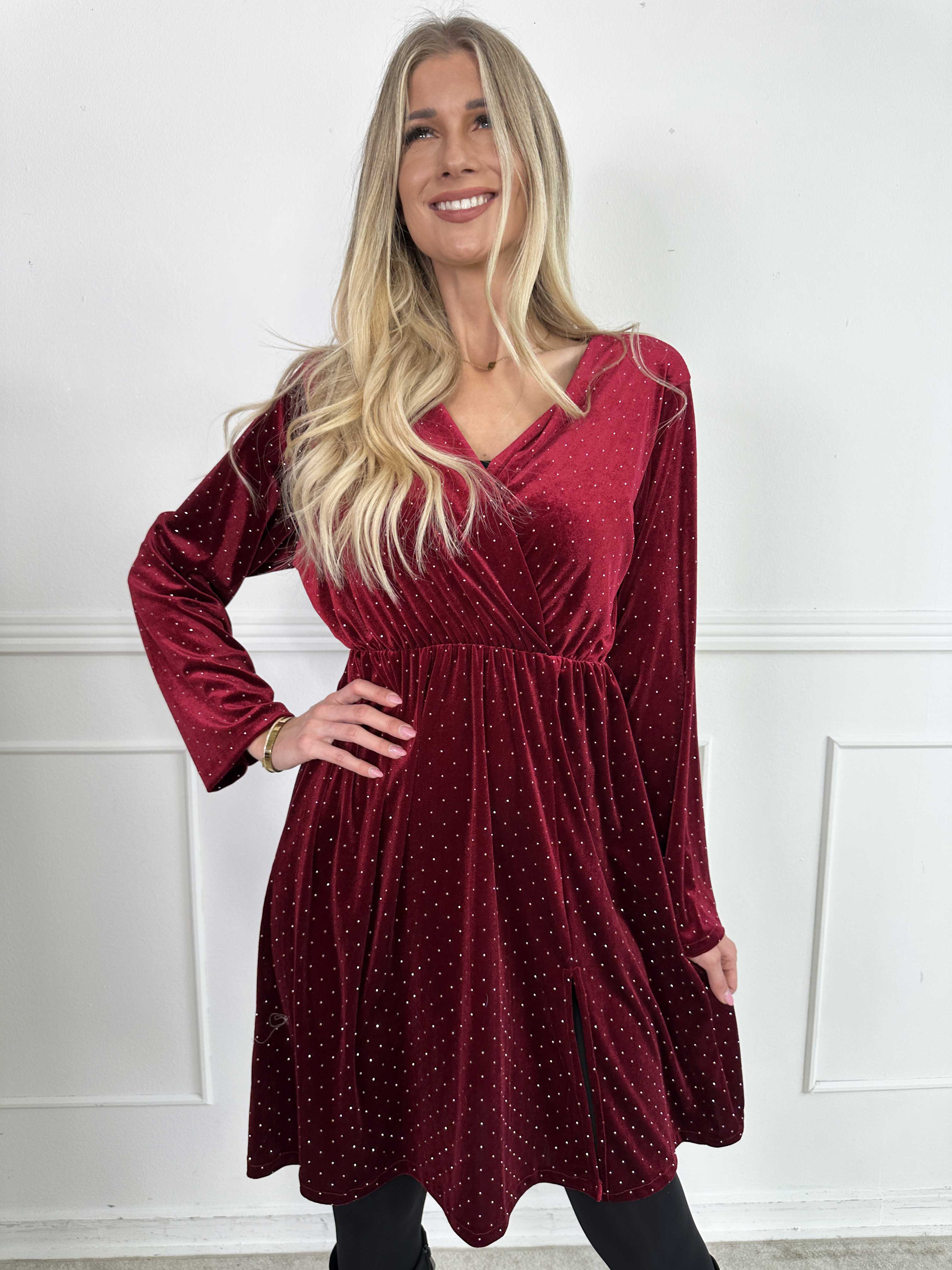 Kristil - Velourklänning med omlott-look och strass