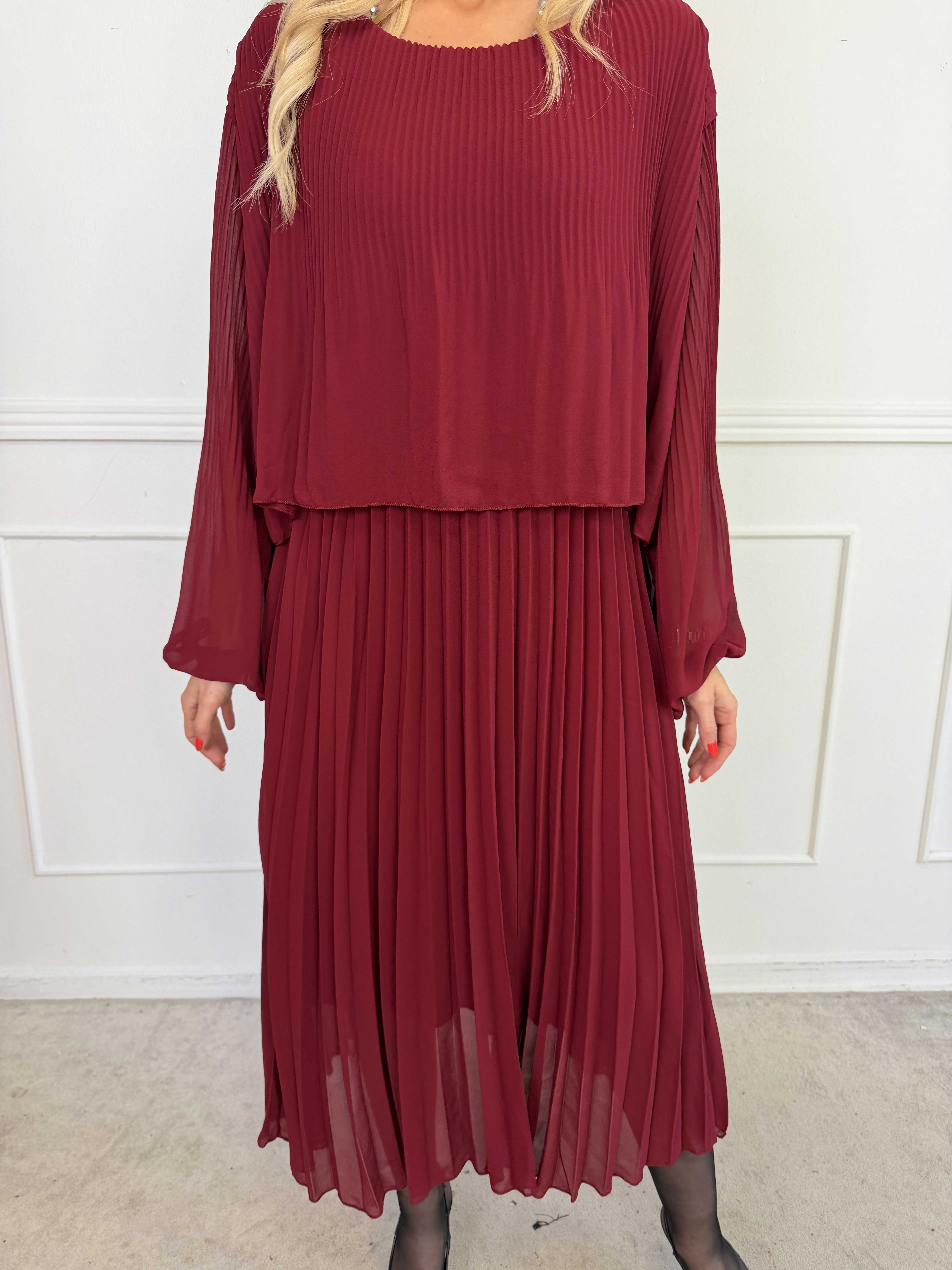 Kristina Long - Långärmad plus size klänning med plisseringar