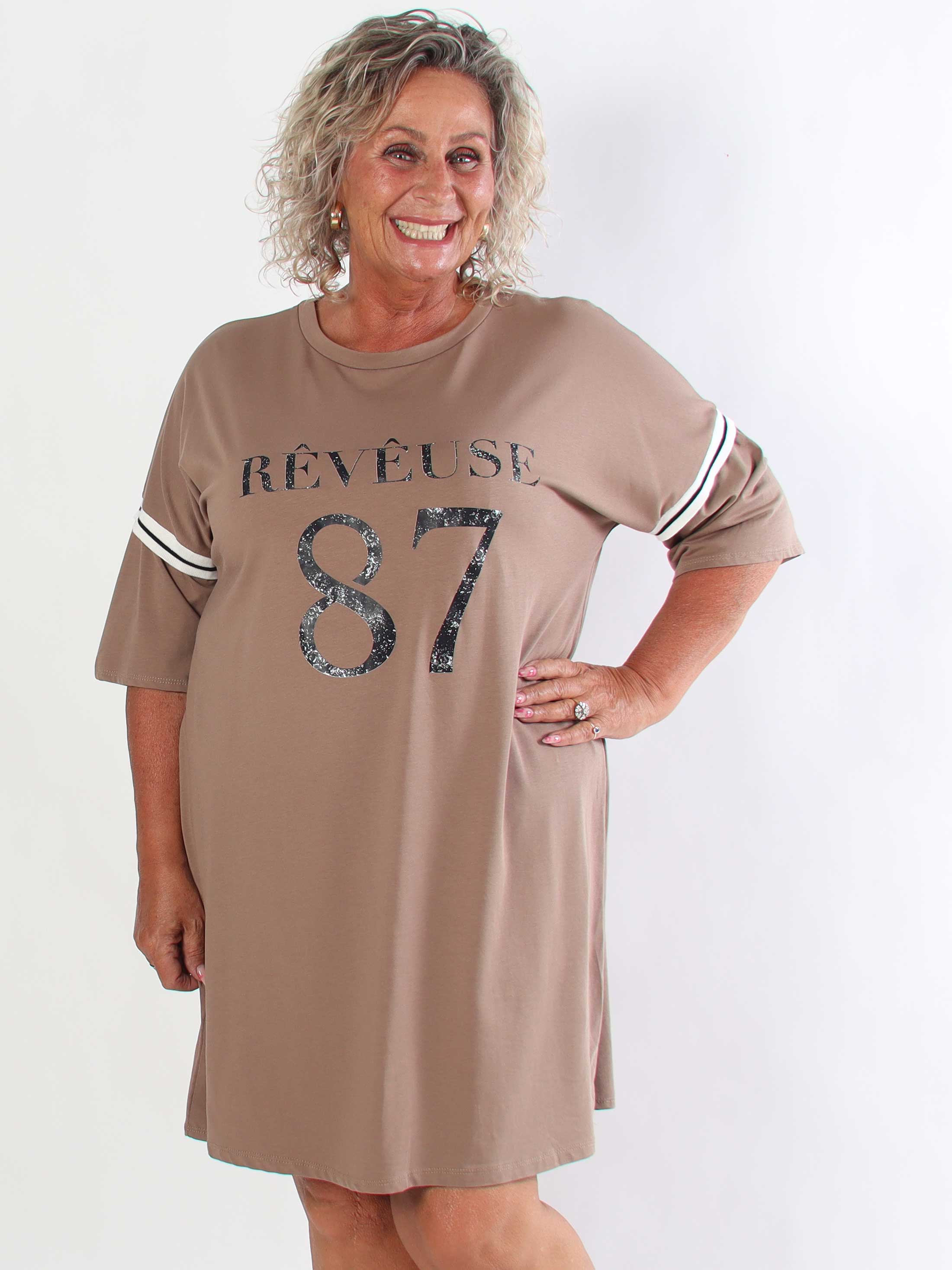 Lana - Plus size t-shirtklänning i mjuk bomull med snyggt 