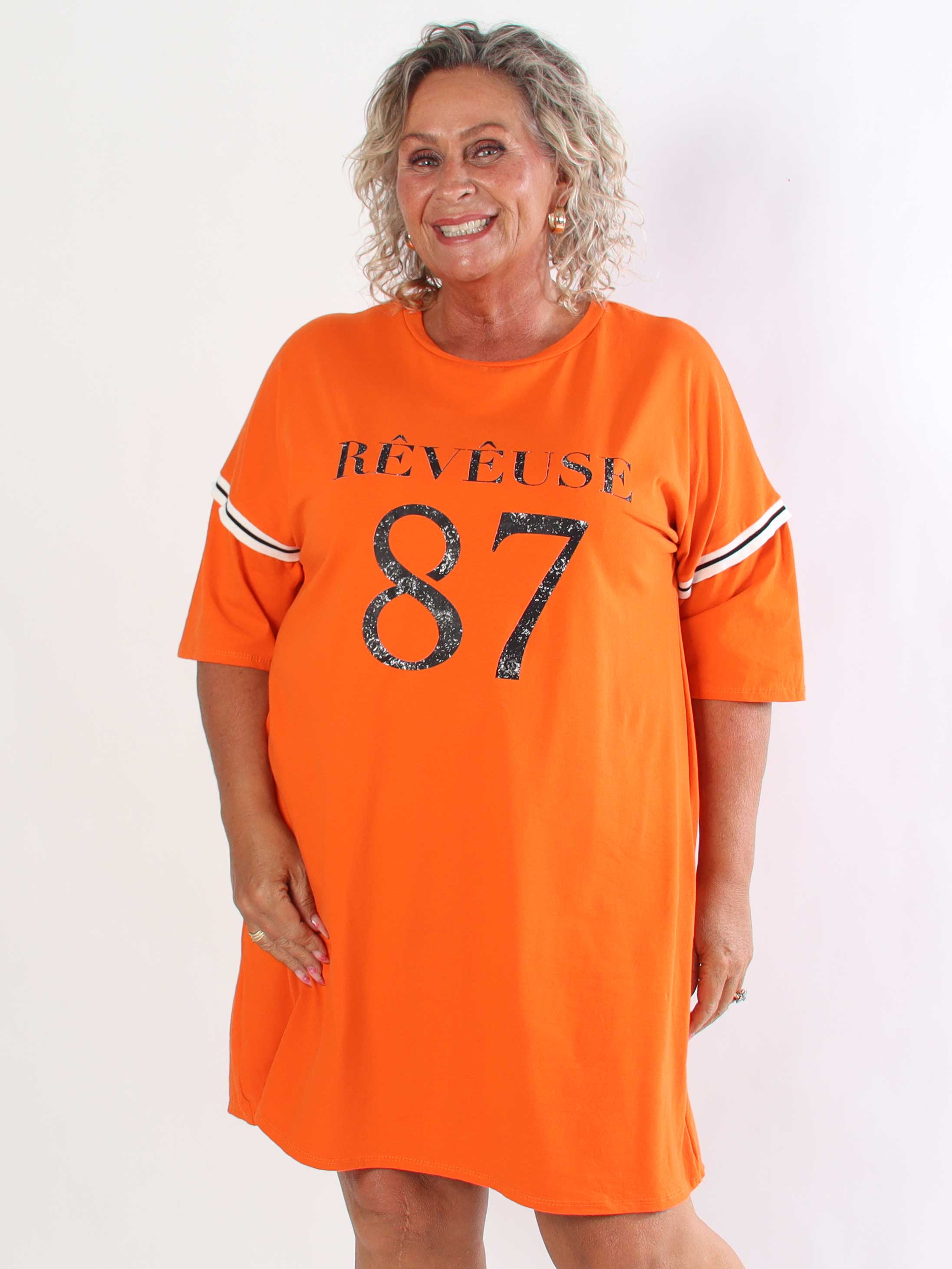 Lana - Plus size t-shirtklänning i mjuk bomull med snyggt 