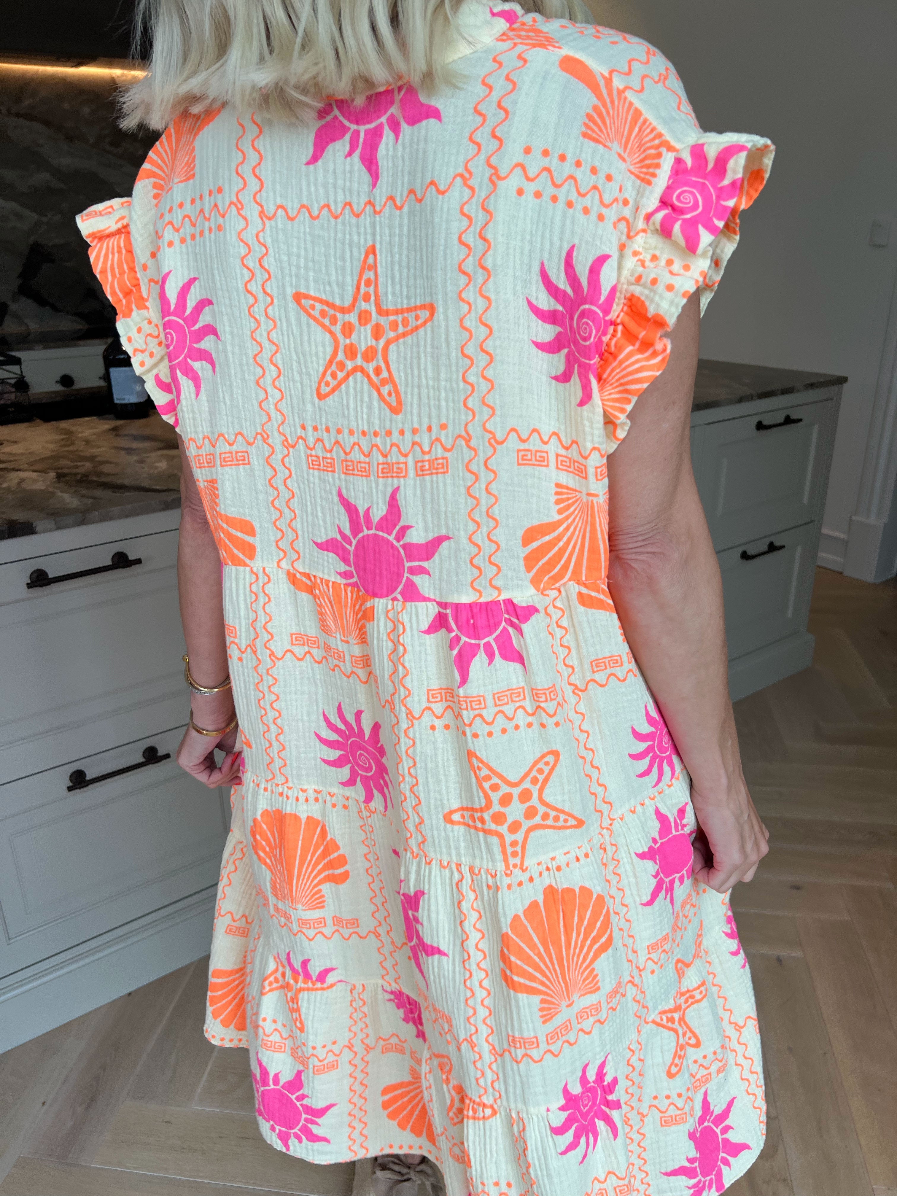 Layla - Klänning i lager i mjukt muslintyg med färgglada sommarmotiv