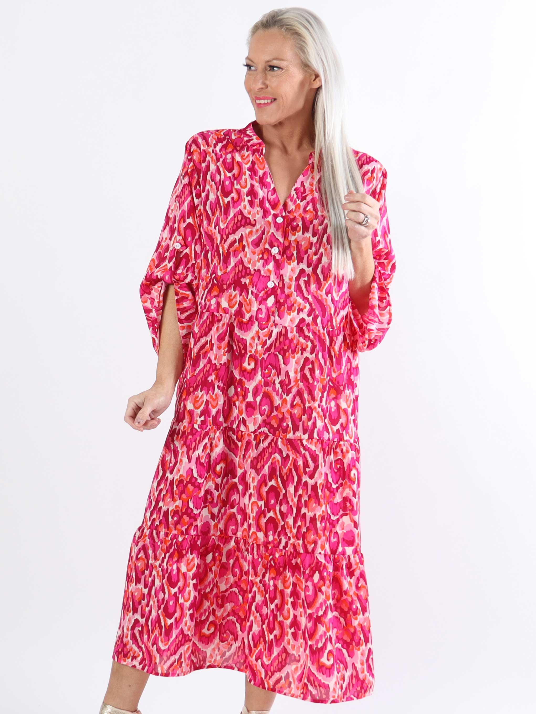 Lia - Mönstrad färgad plus size-klänning med lager-på-lager-look