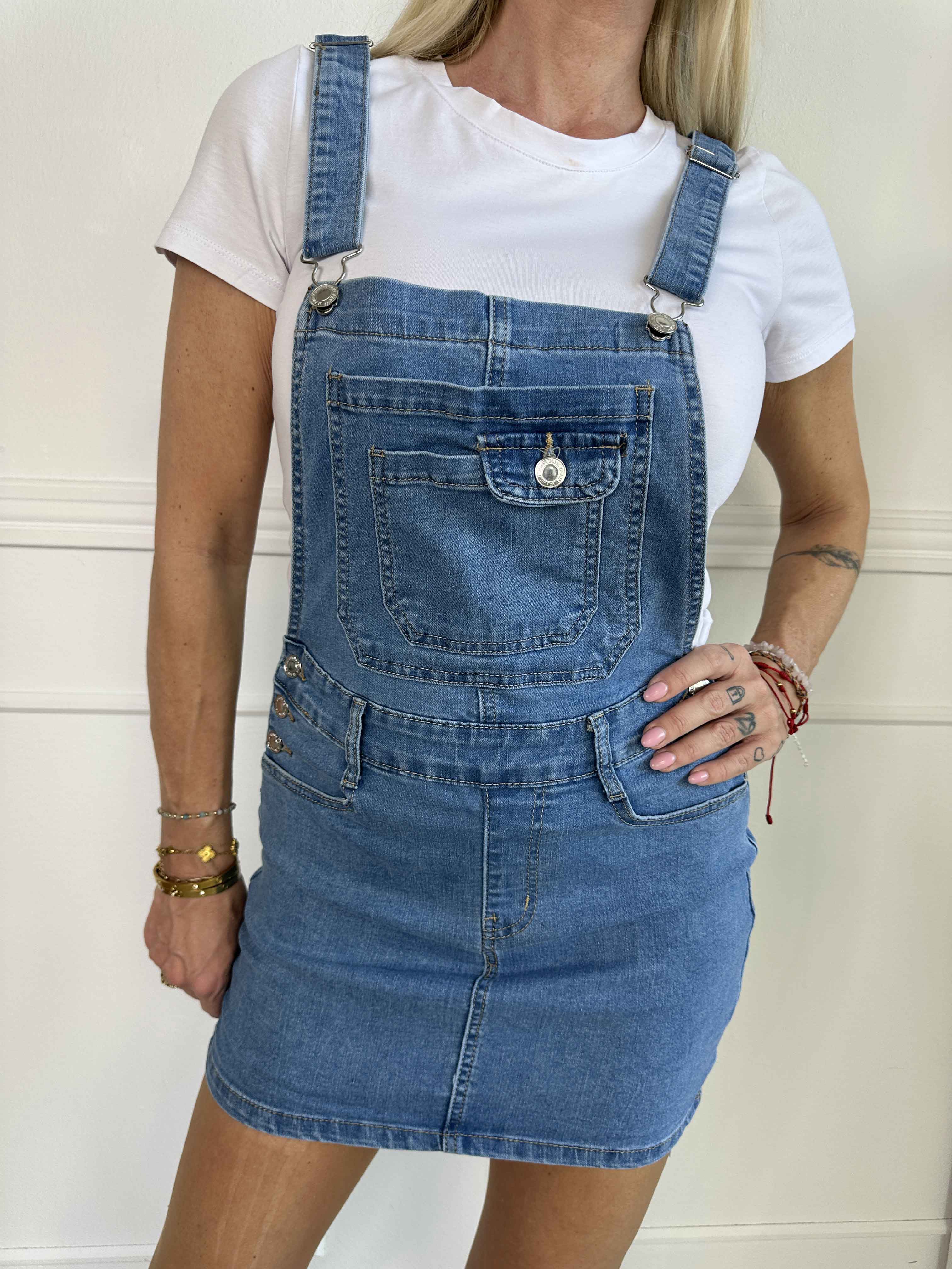 Liva - Hängslenkjol i klassisk denim med justerbara hängslen
