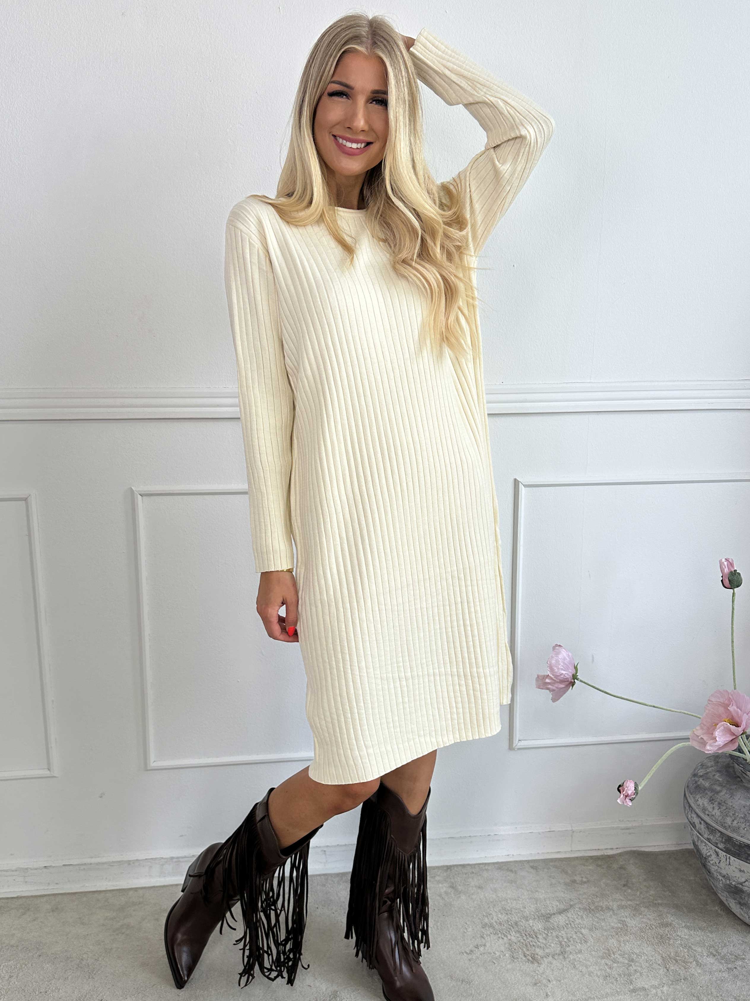 Livunn - Mjuk elastisk ribbad klänning