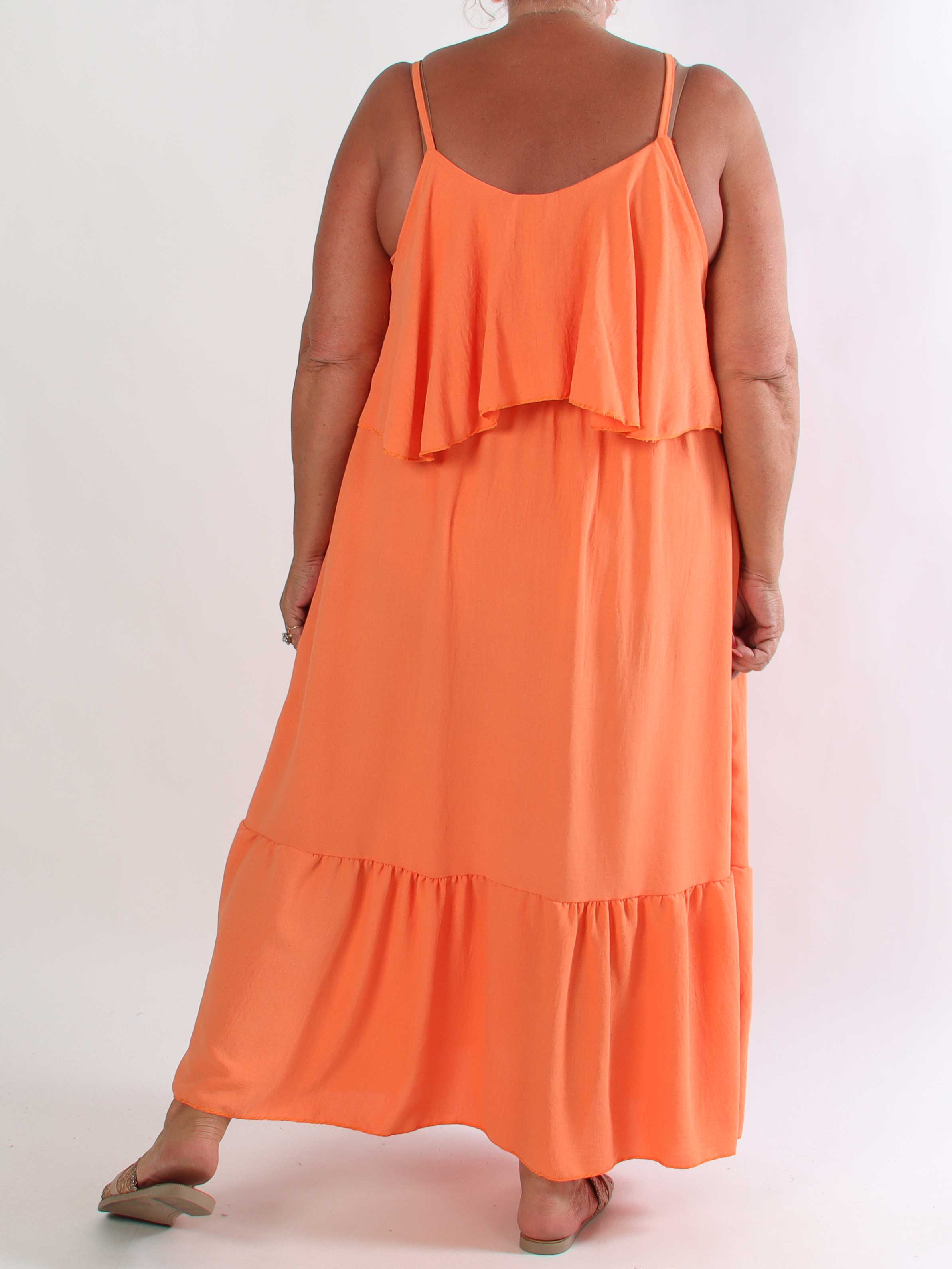 Luciana - Elegant lang plus size kjole i viskoseblanding med åbne skuldre