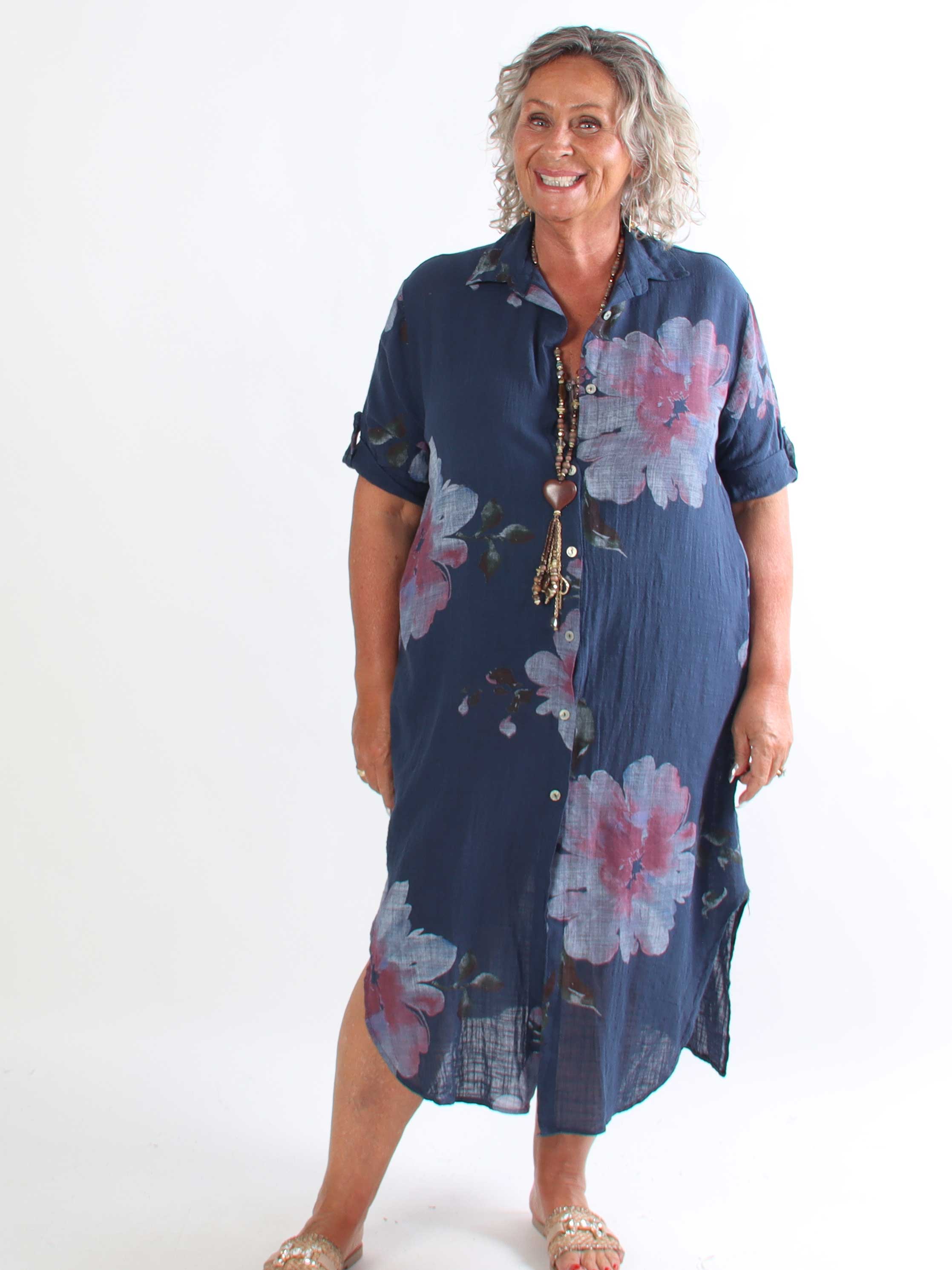 Maissa - Lang plus size skjortekjole i bomuld med blomsterprint