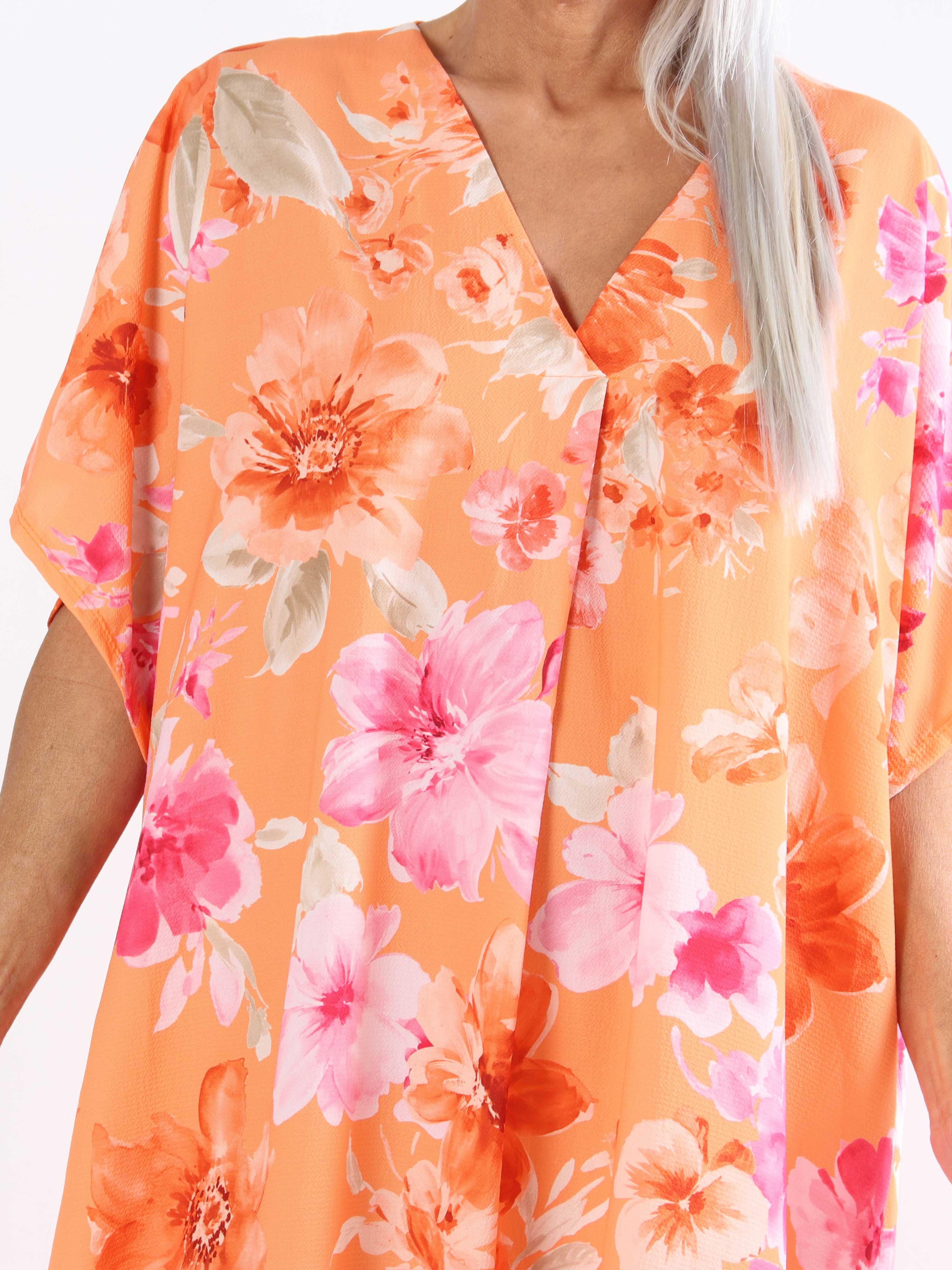Mallie - Blommönstrad skjortklänning i plus size med v-ringning
