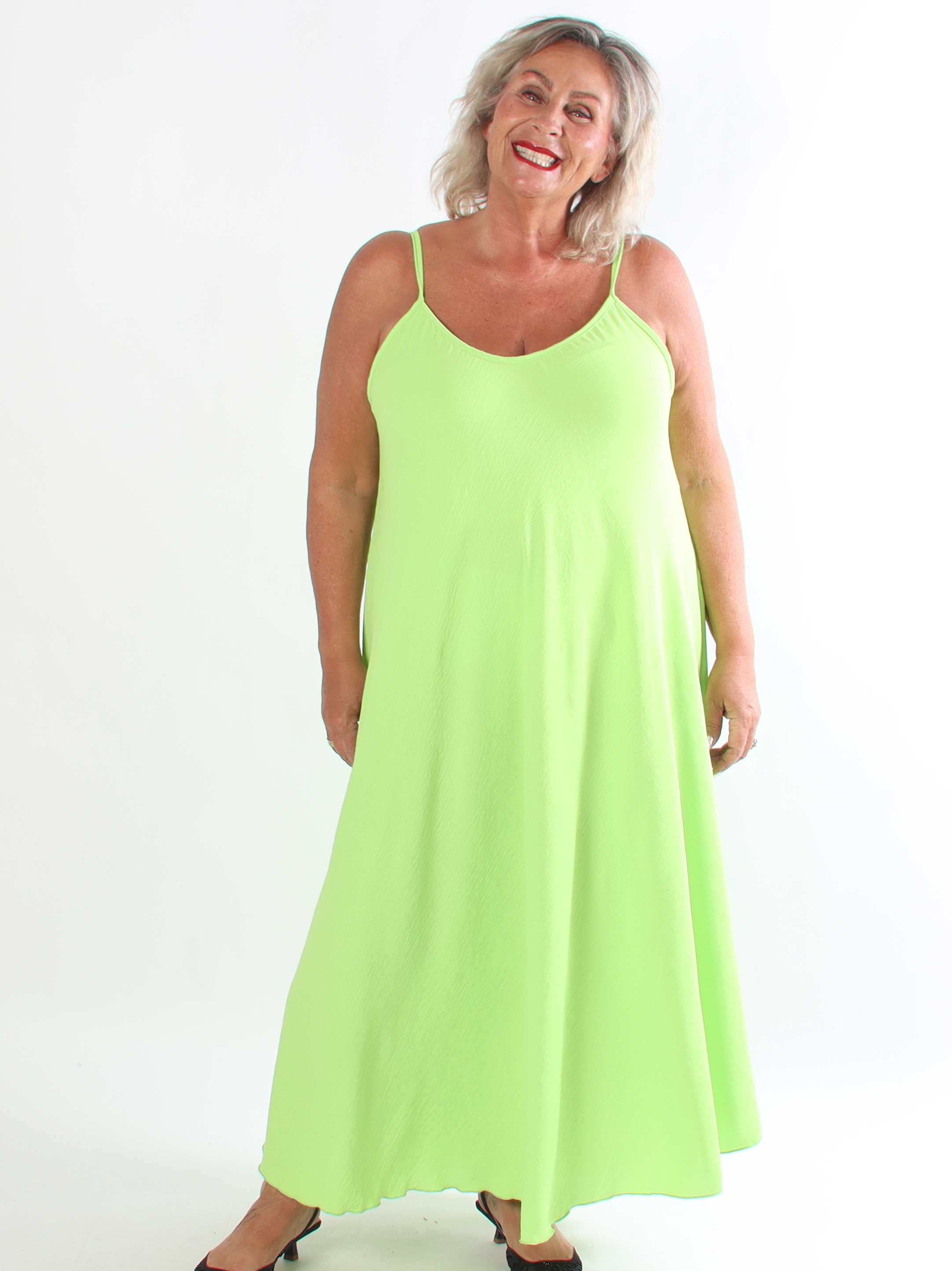 Marceline Long - Lang plus size stropkjole i viskose med A-facon