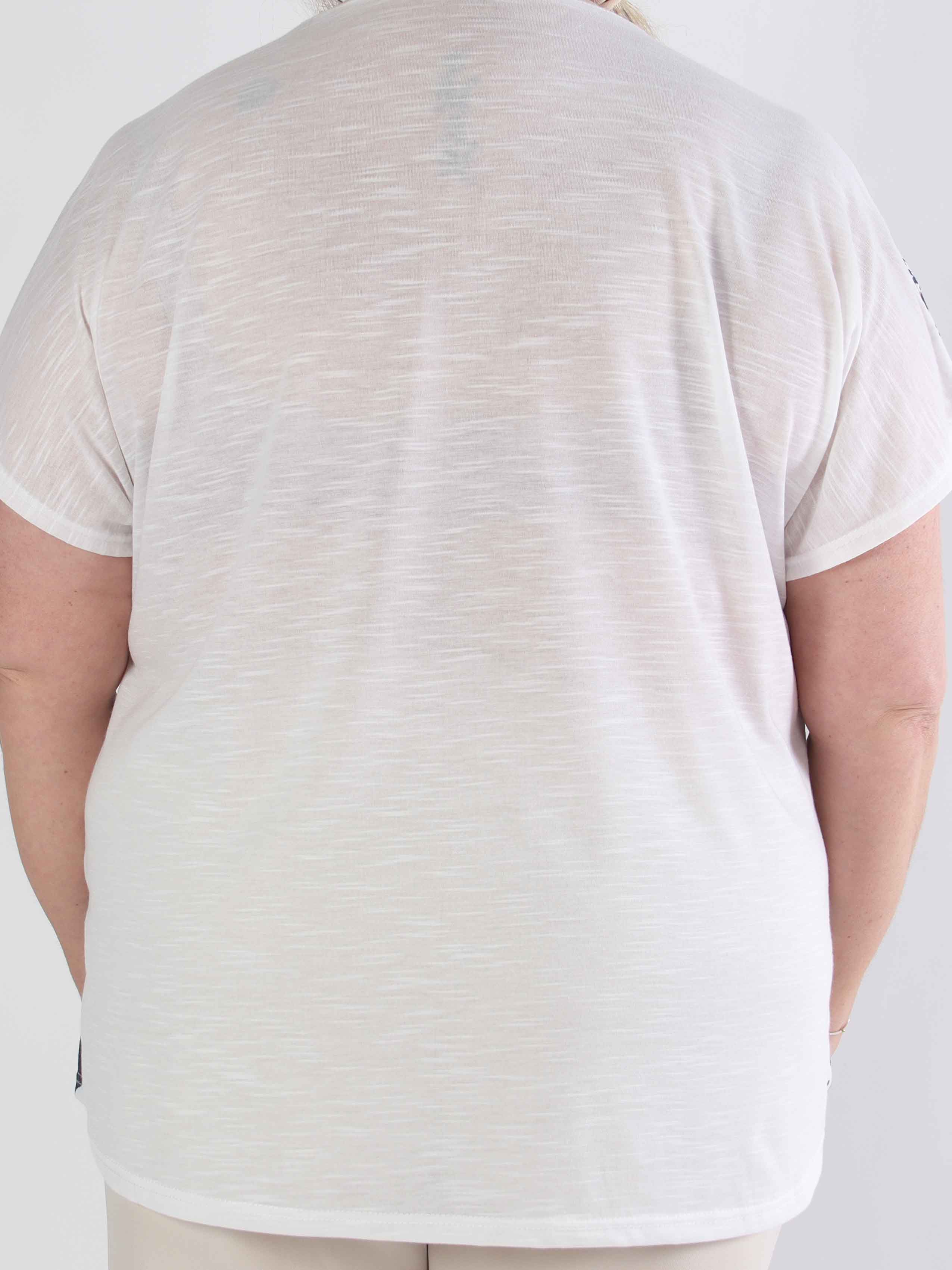 Merle - Vit V-ringad plus size T-shirt med motiv