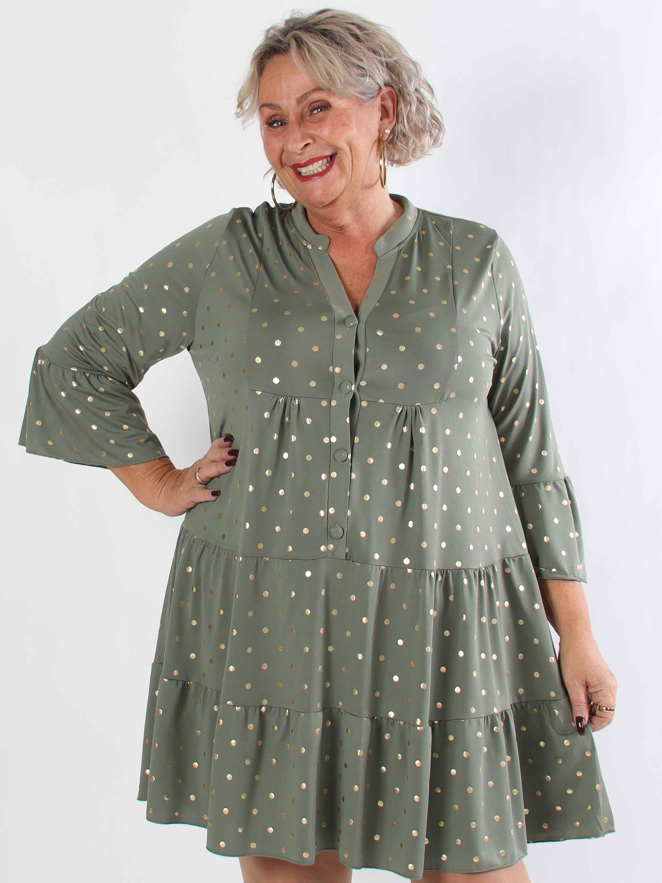 Milania Dot - Elastisk plus size klänning med guldprickar och volanglager