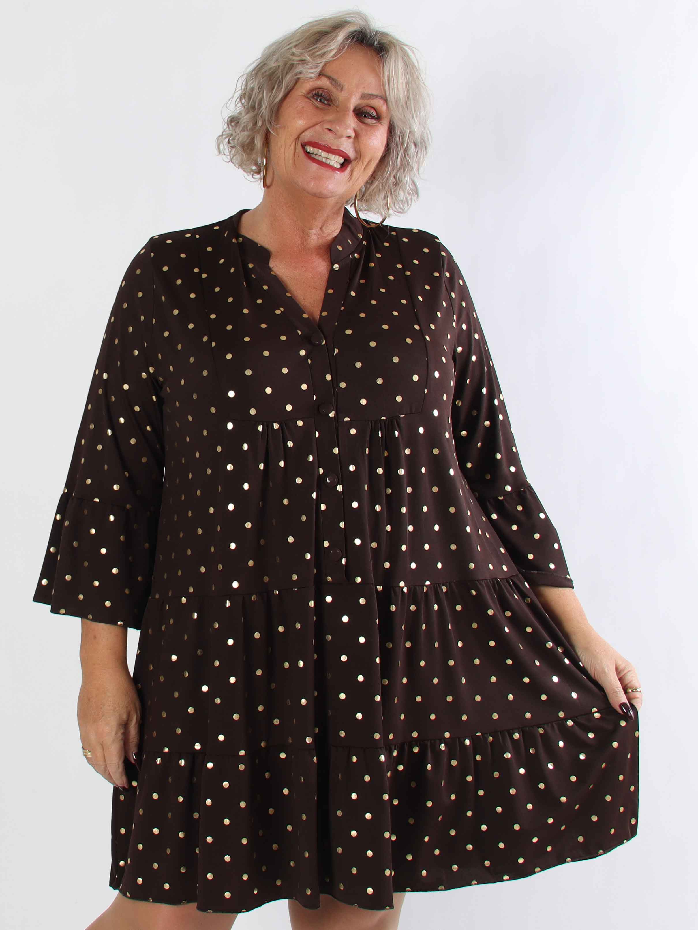Milania Dot - Elastisk plus size klänning med guldprickar och volanglager