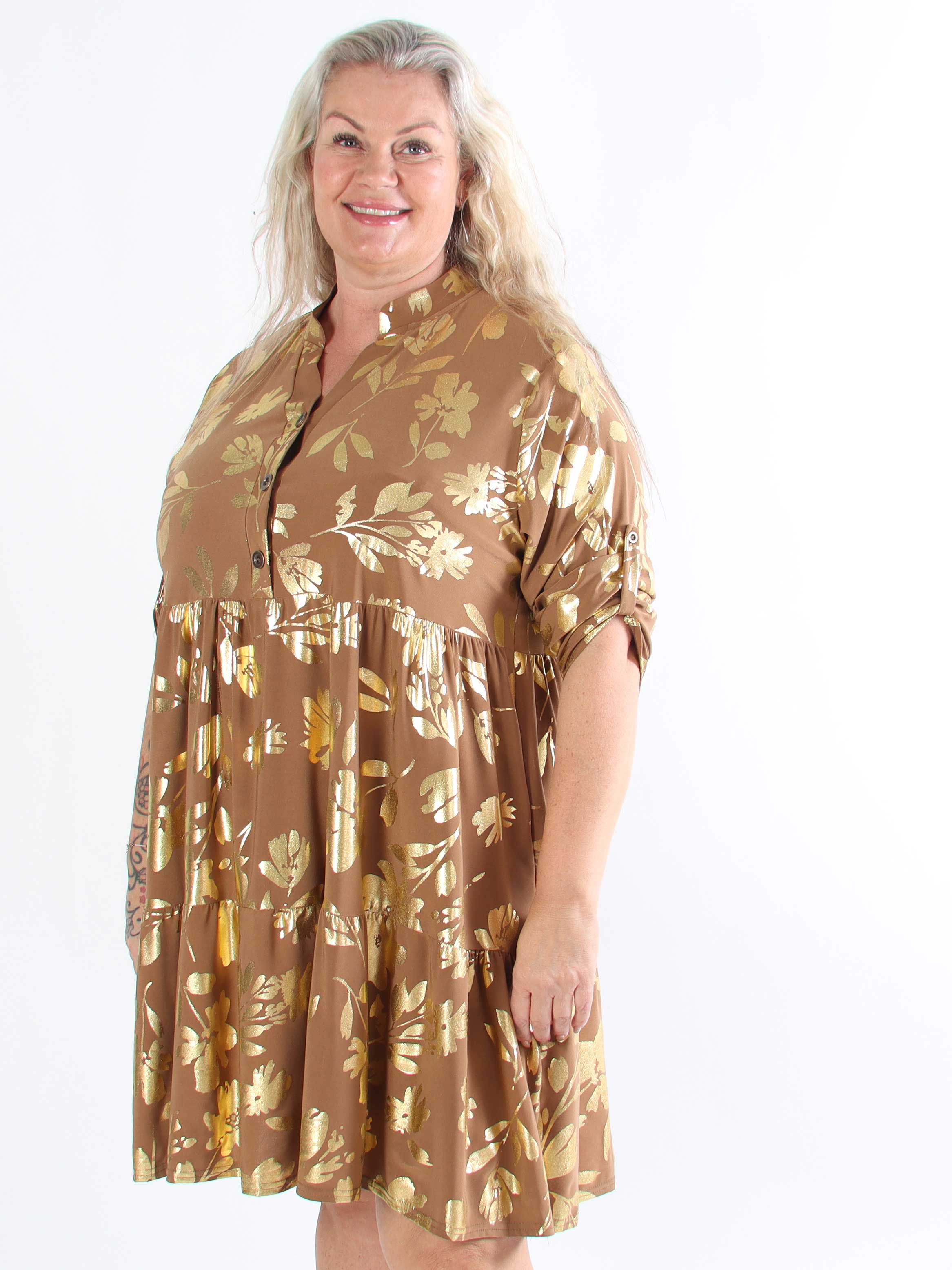 Milano Gold Flower Midi - Plus size-klänning med guldblad och lager-på-lager-look
